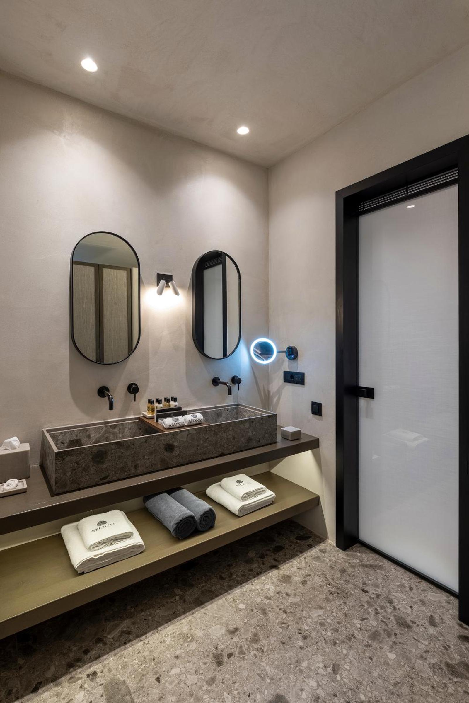 ETERNAL Suite with Supreme Pool - Photo 5