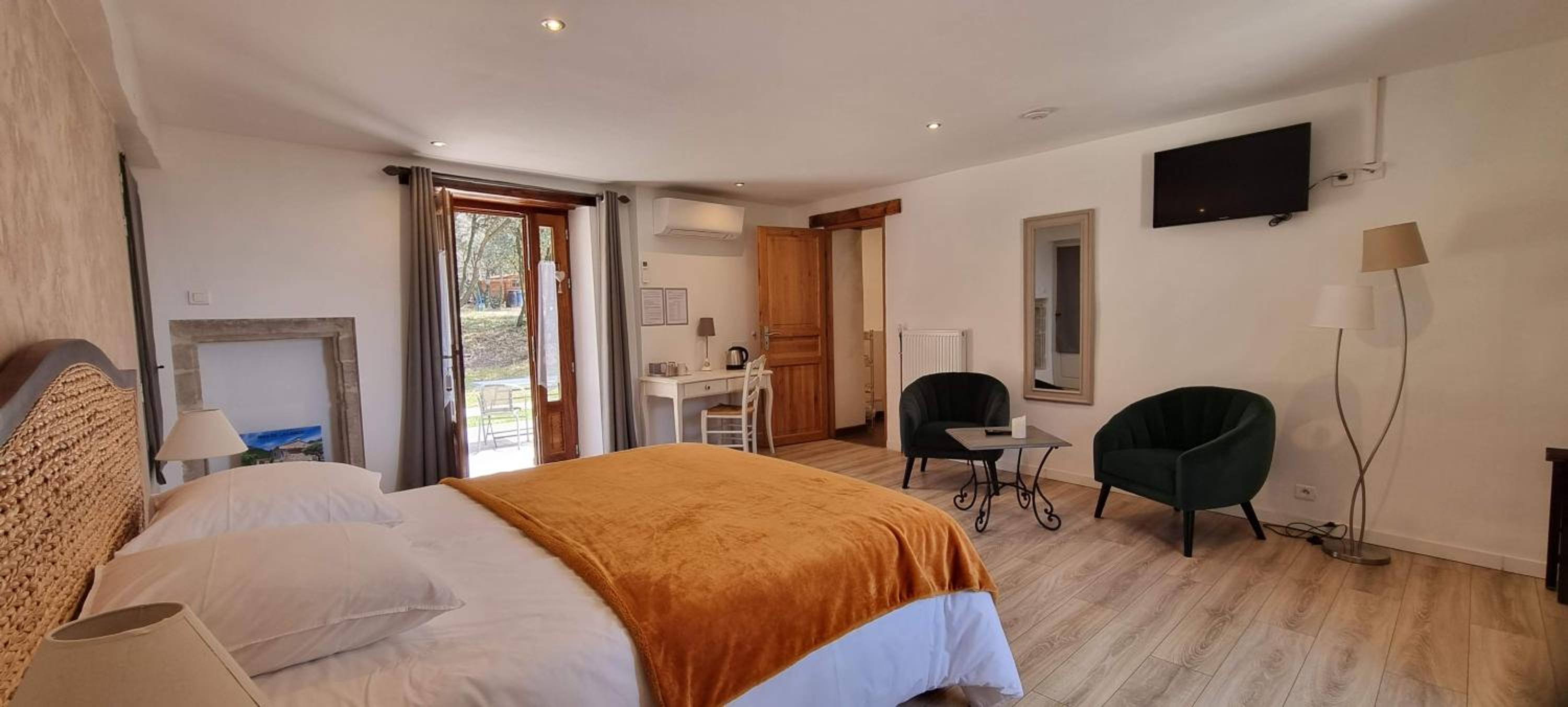 Double Room with Garden View photo 2
