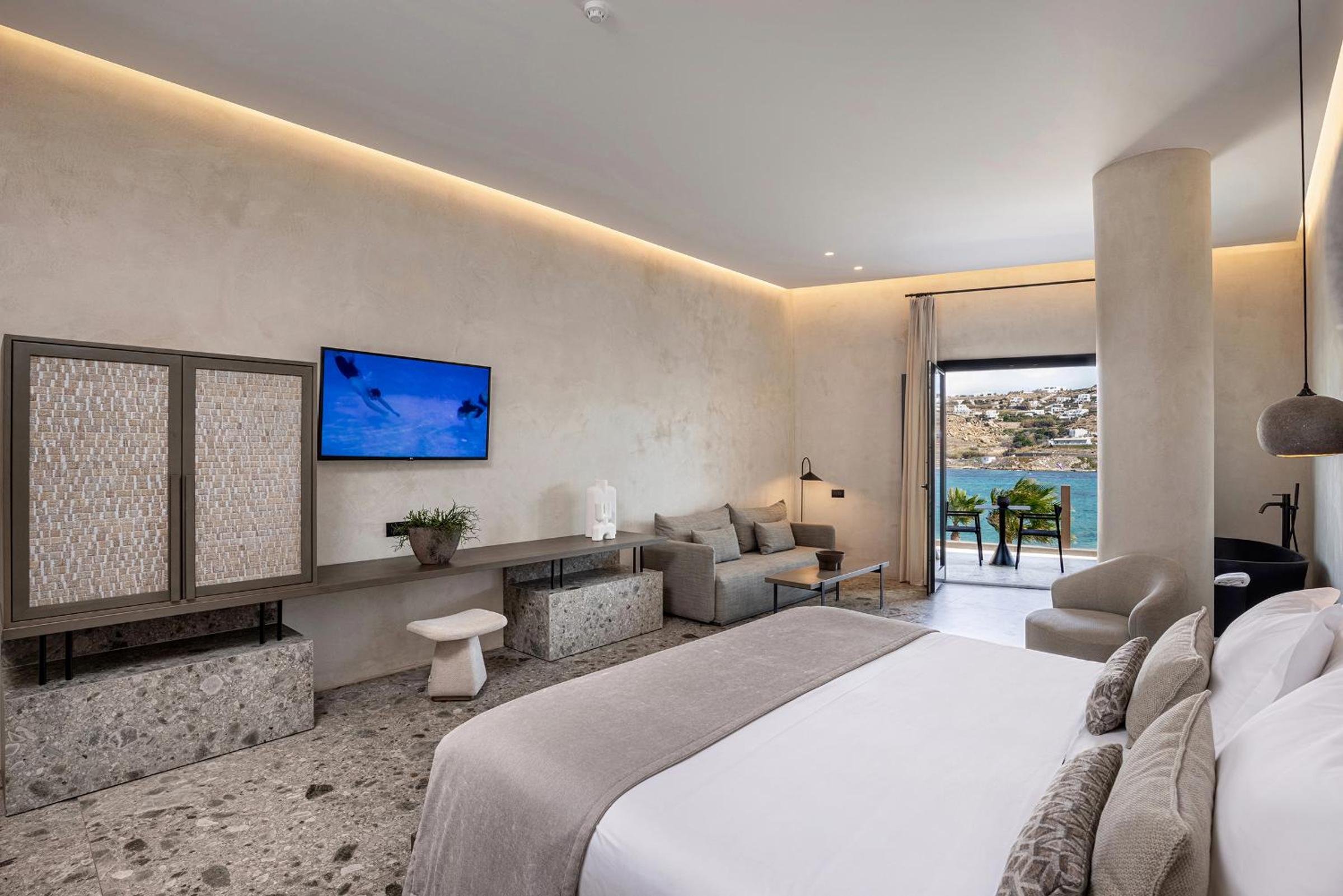 CHRONOS Suite with Jacuzzi - Photo 1