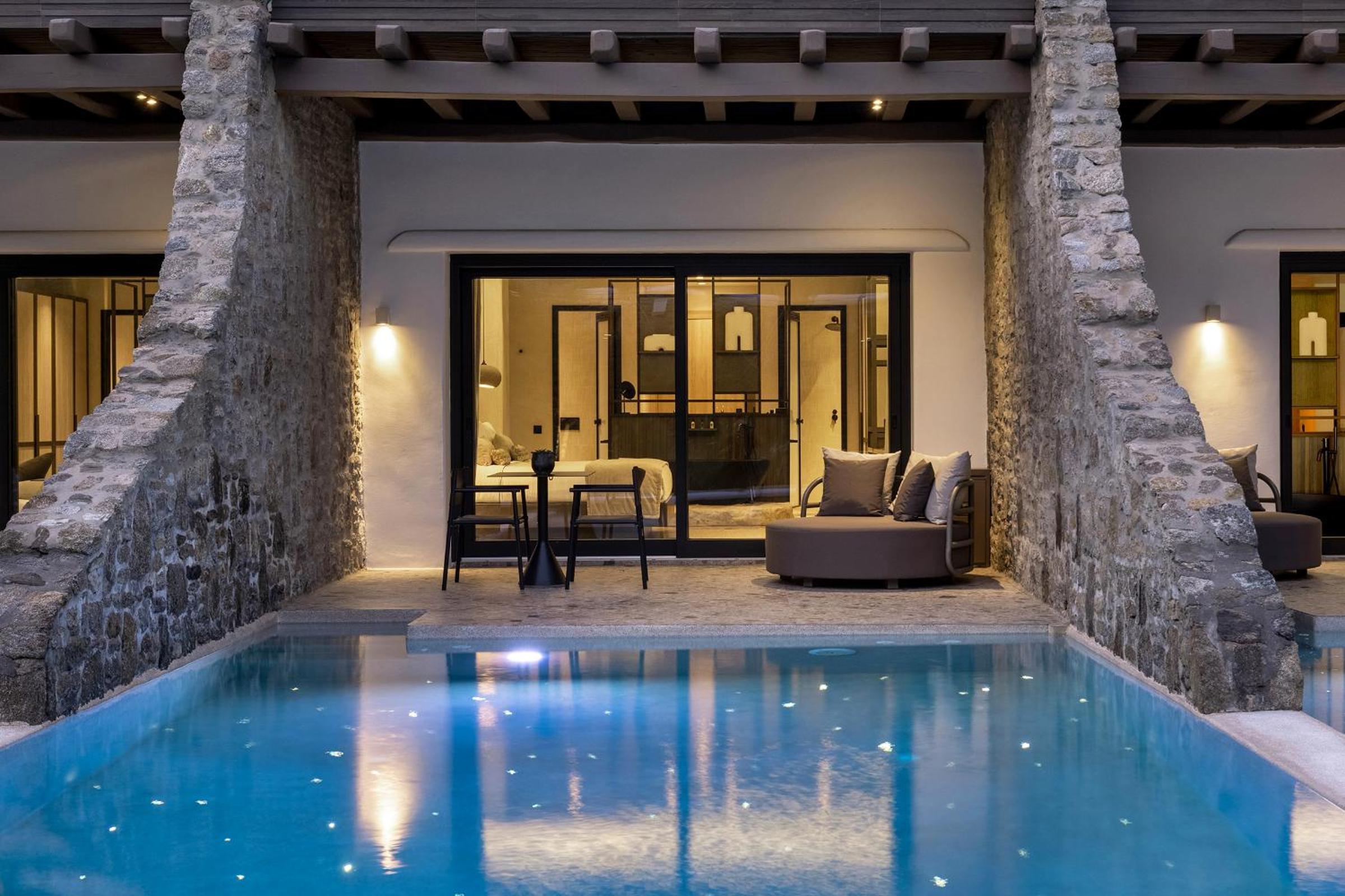 EON Junior Suite with Supreme Pool - Photo 8
