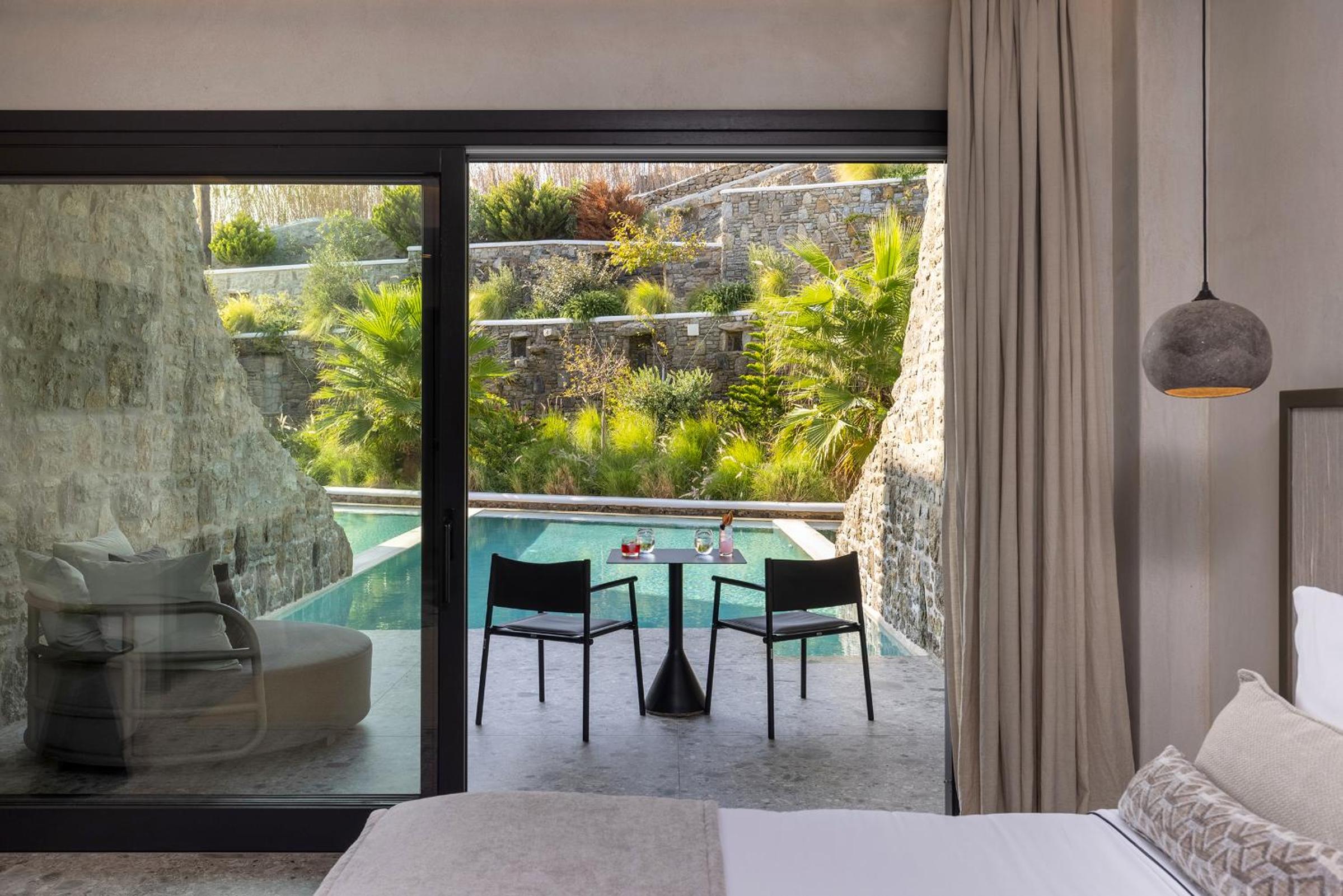EON Junior Suite with Supreme Pool - Photo 4