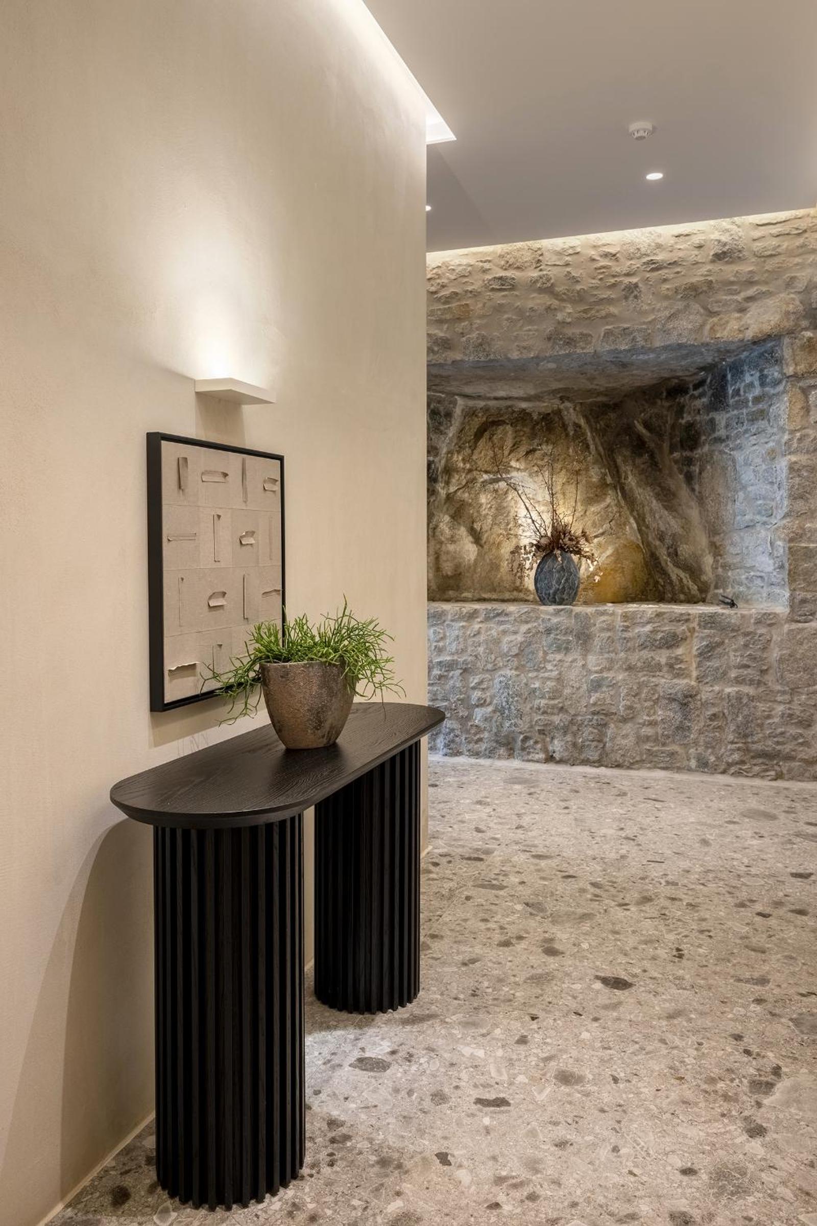 STONE Suite with Private Pool and Garden View - Photo 2