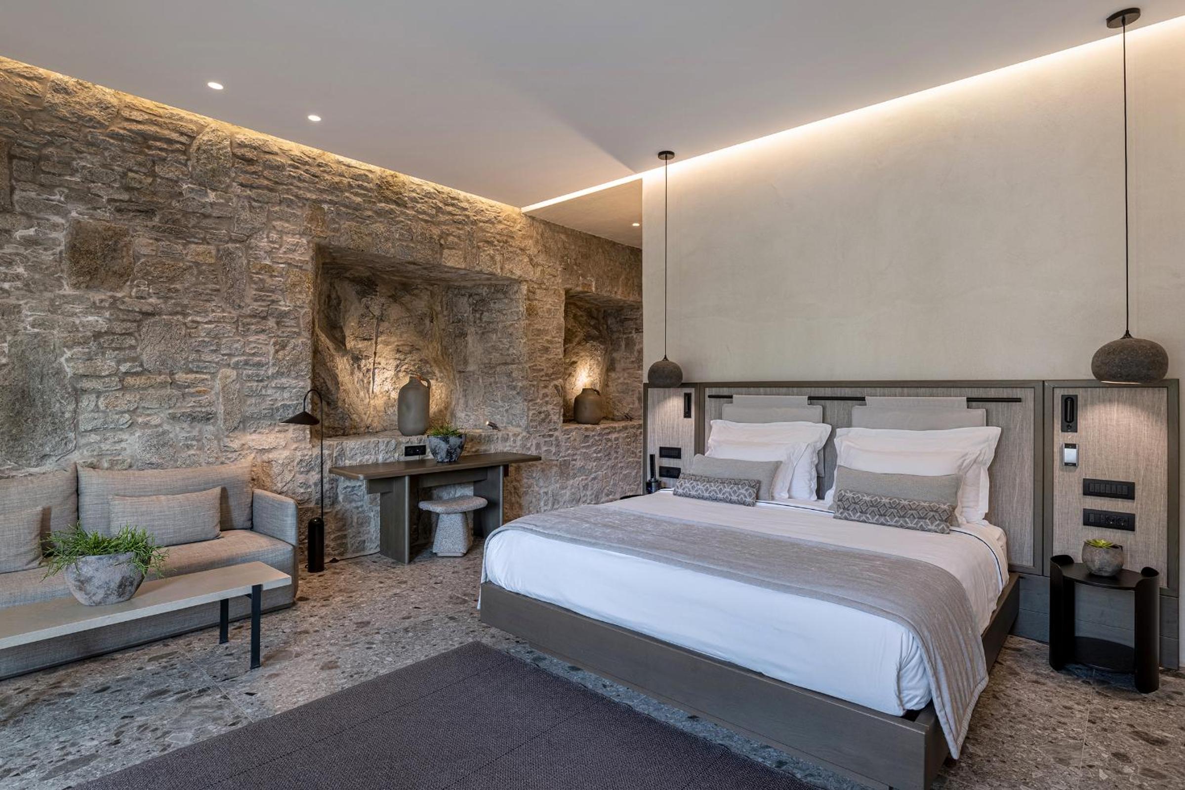 STONE Suite with Private Pool and Garden View - Photo 14