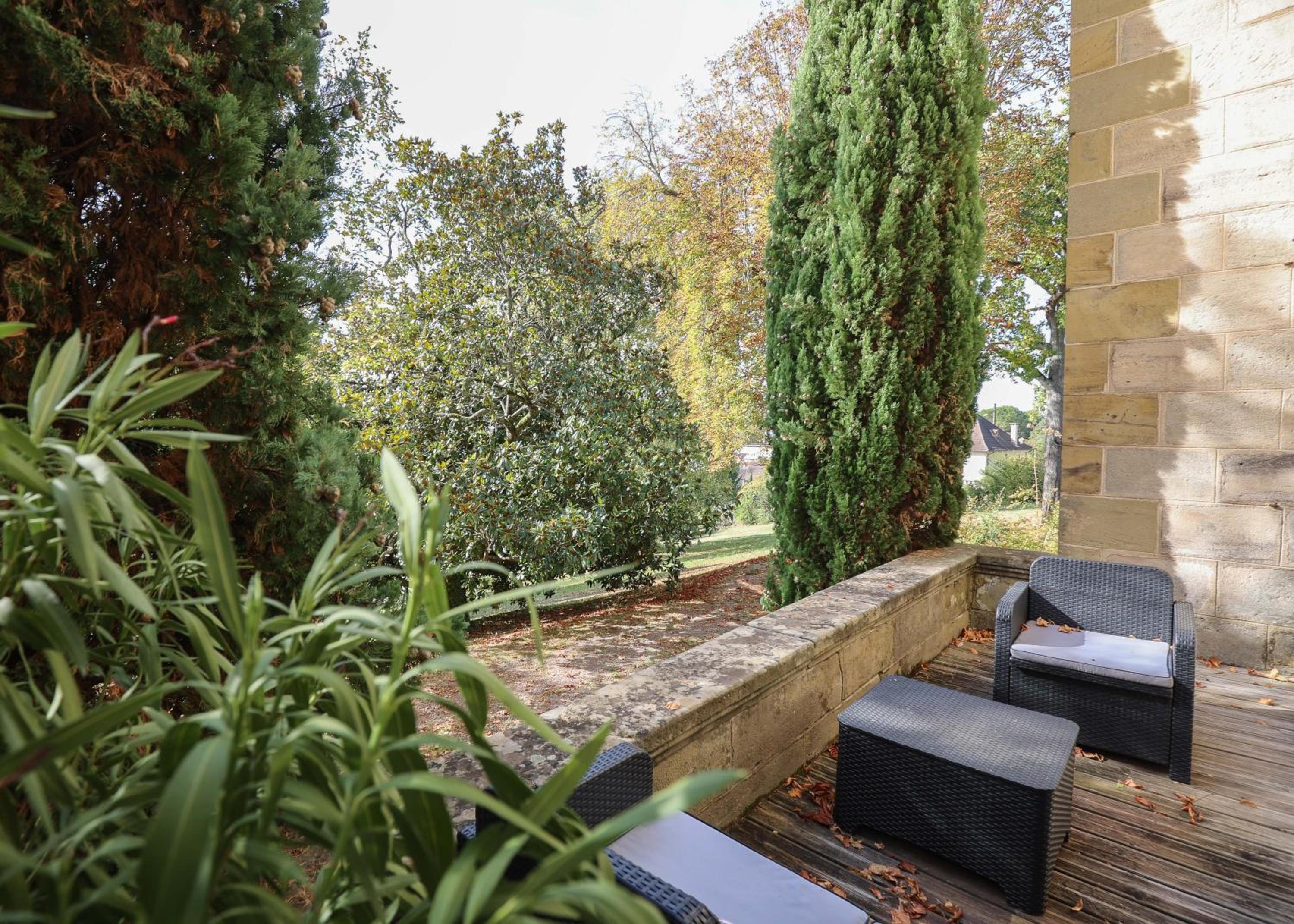 Deluxe Double Room with Balcony - Photo 2