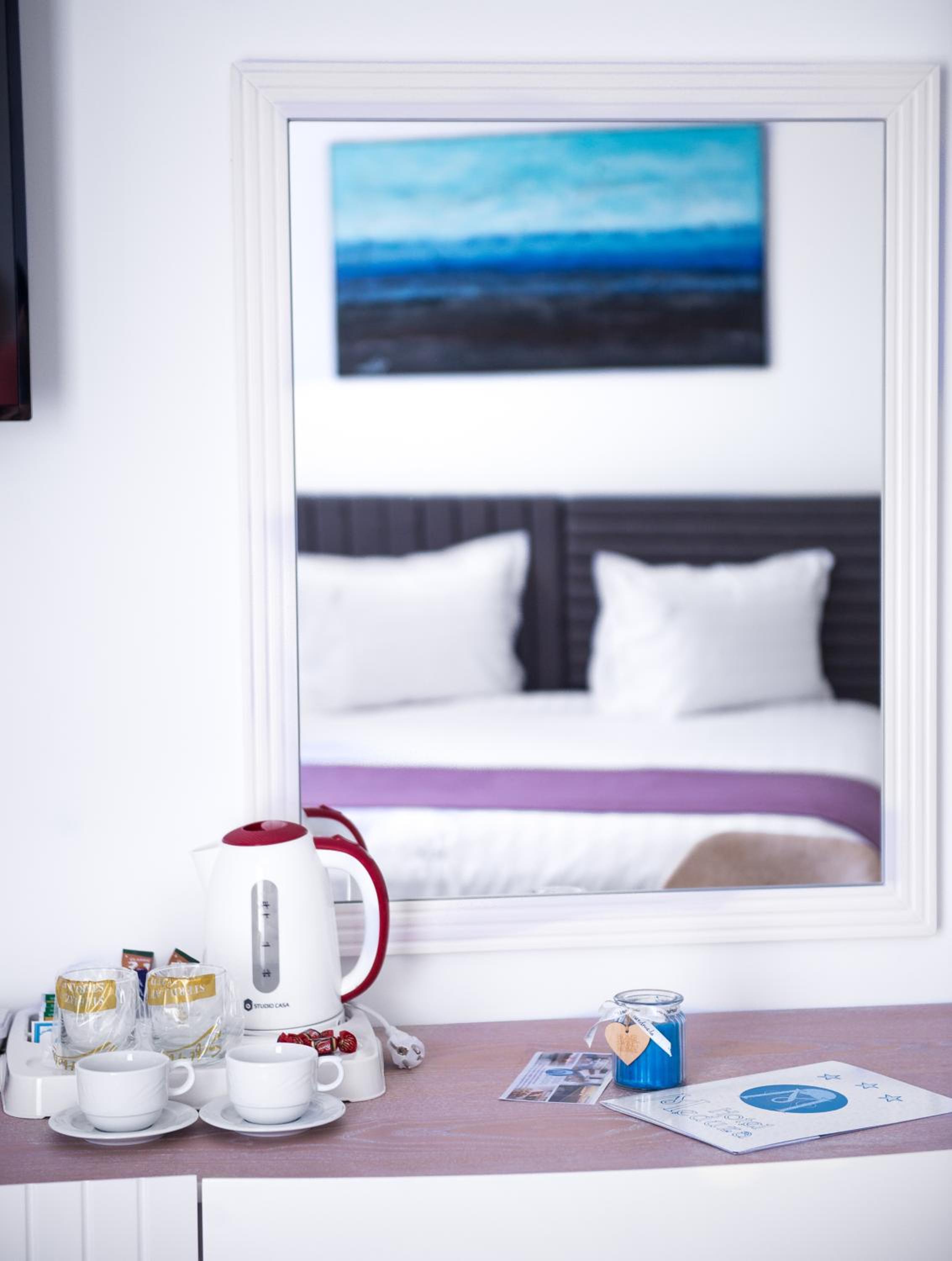 Deluxe Double Room with Balcony photo 2