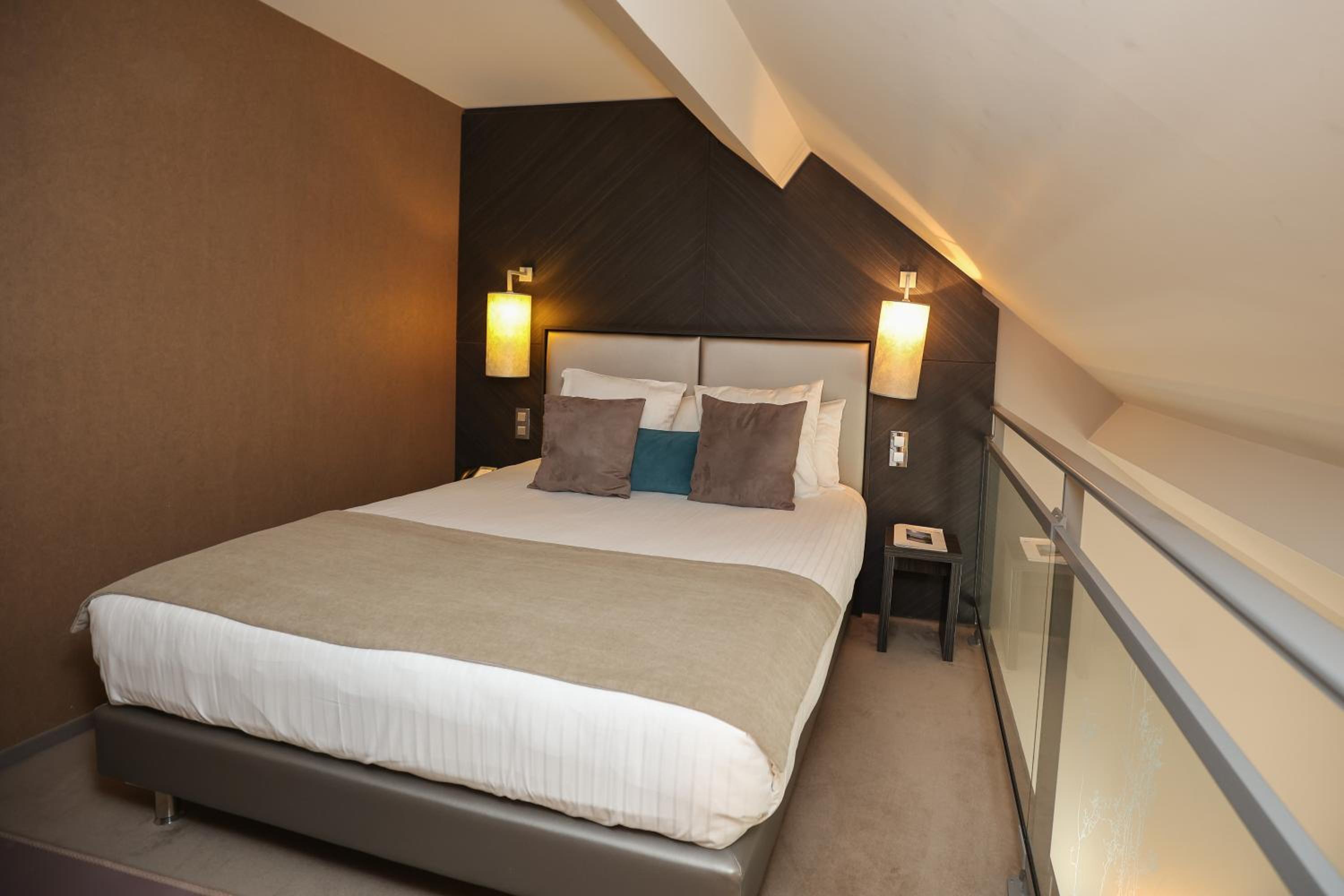 Standard Double Room - Photo 6