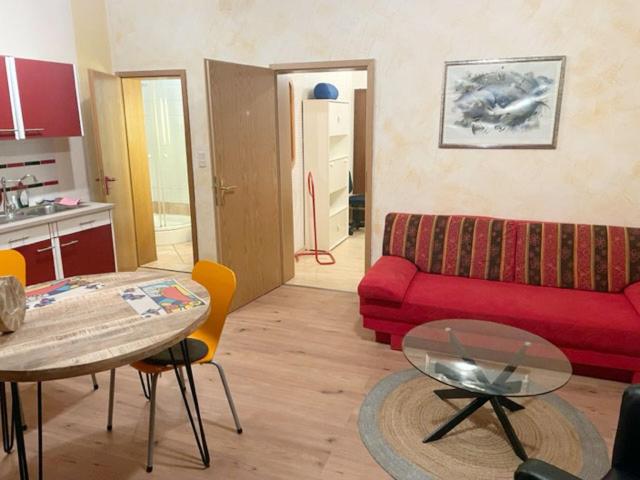 One-Bedroom Apartment - Photo 2