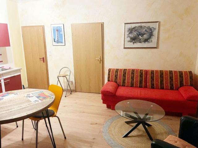 One-Bedroom Apartment - Photo 9
