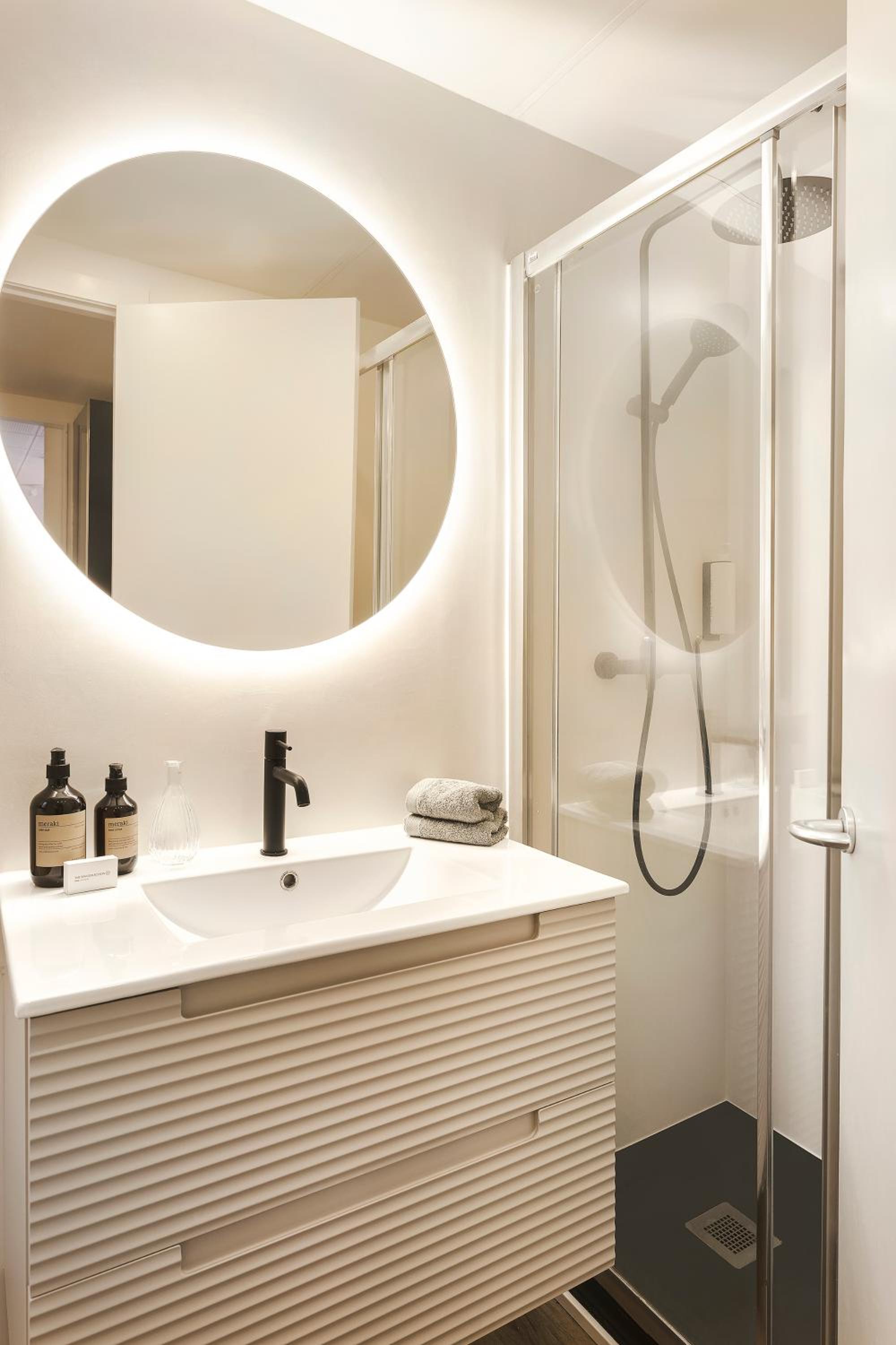 Studio Apartment photo 3