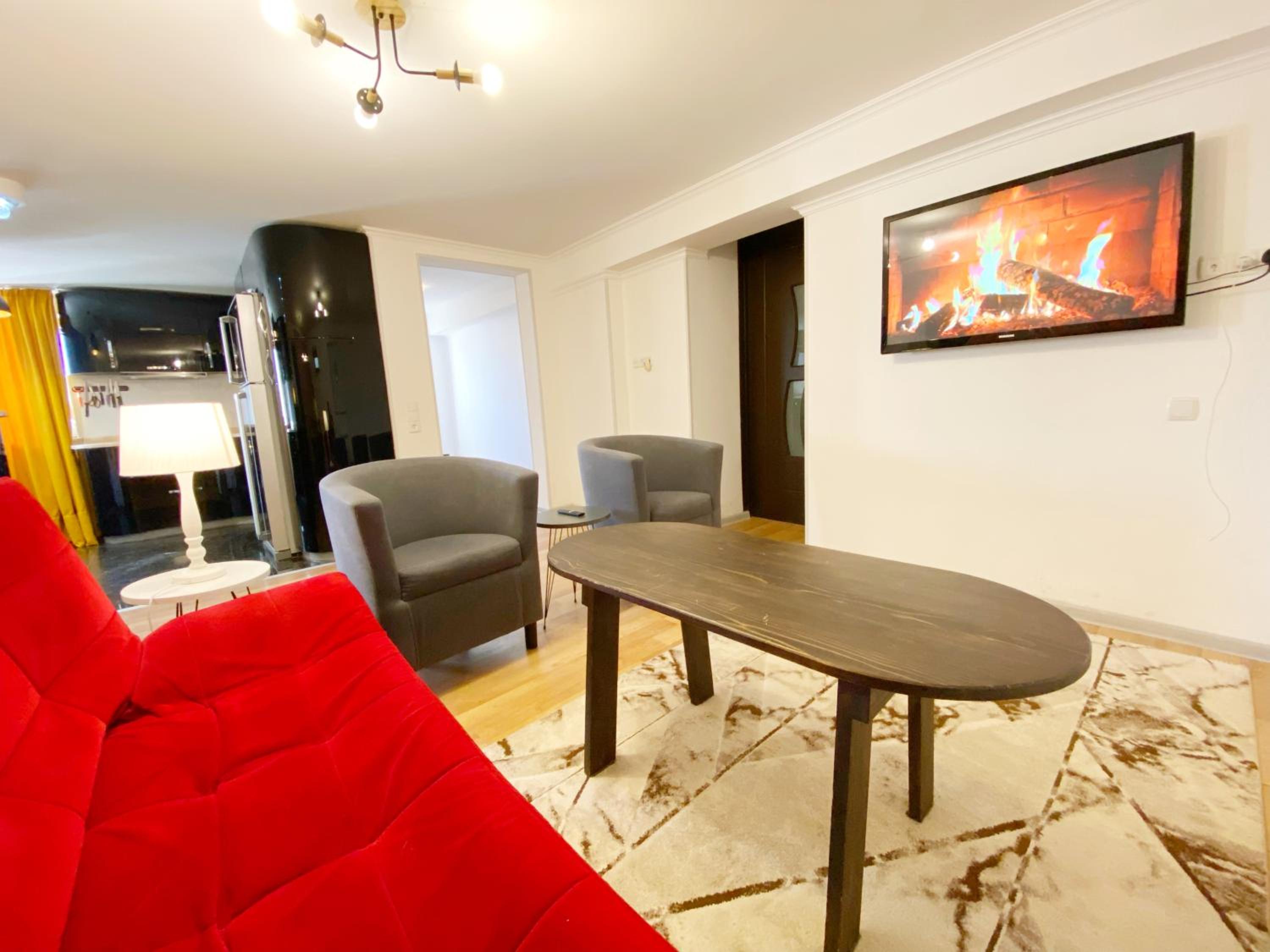 Deluxe King Suite - Photo 1