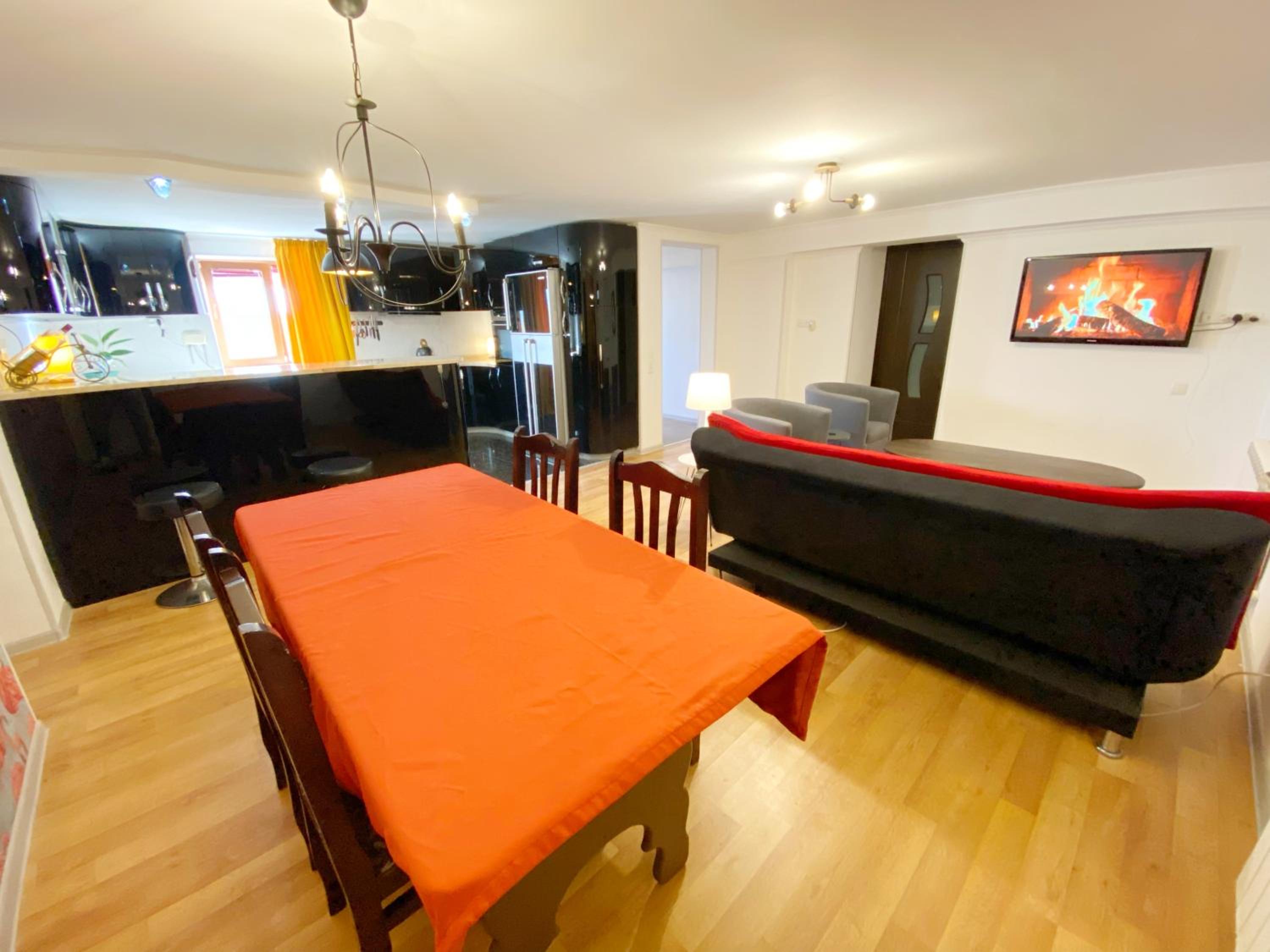 Deluxe King Suite - Photo 4