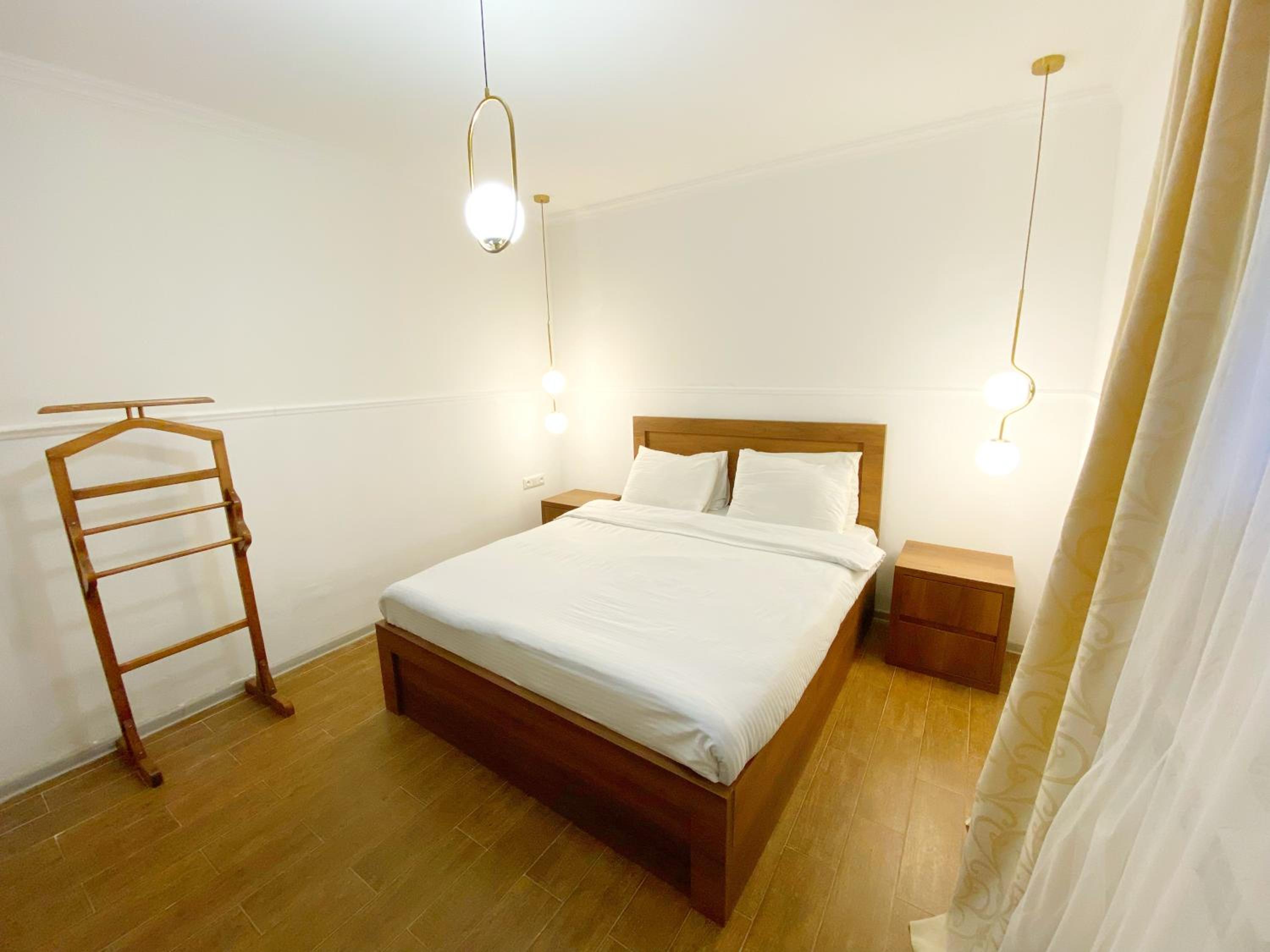 Deluxe King Suite - Photo 14