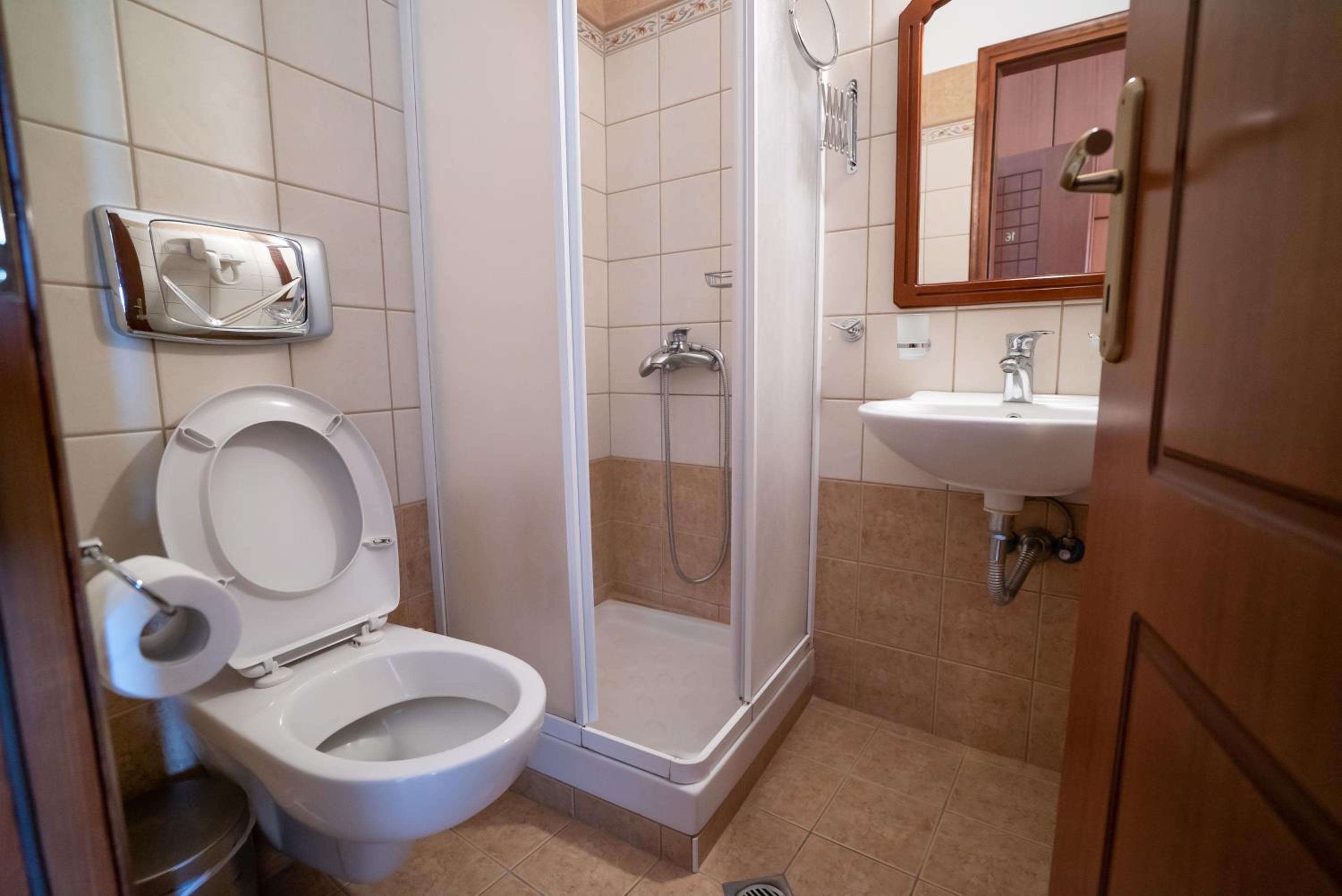 Twin Room - Photo 2
