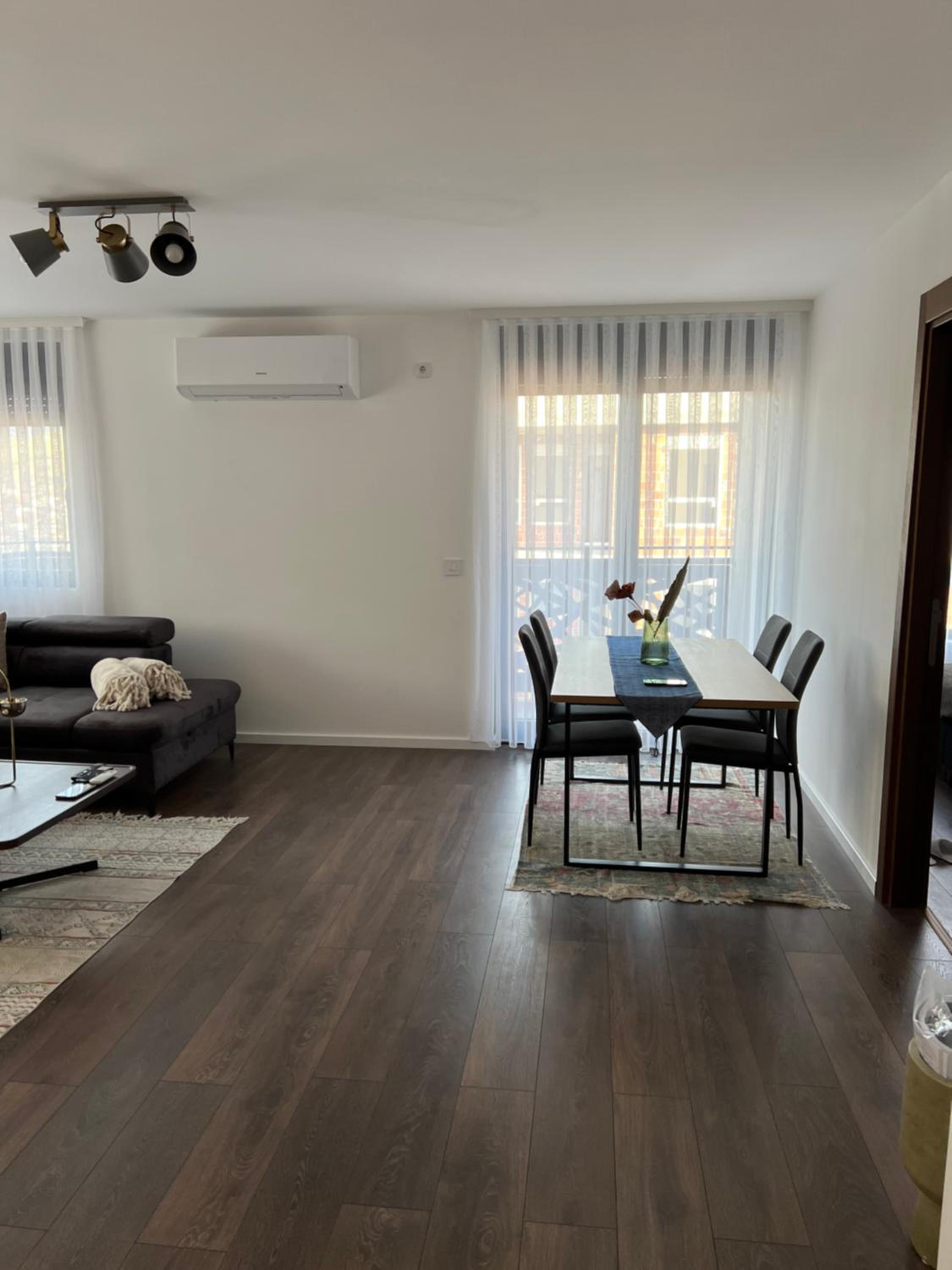 Three-Bedroom Apartment photo 2