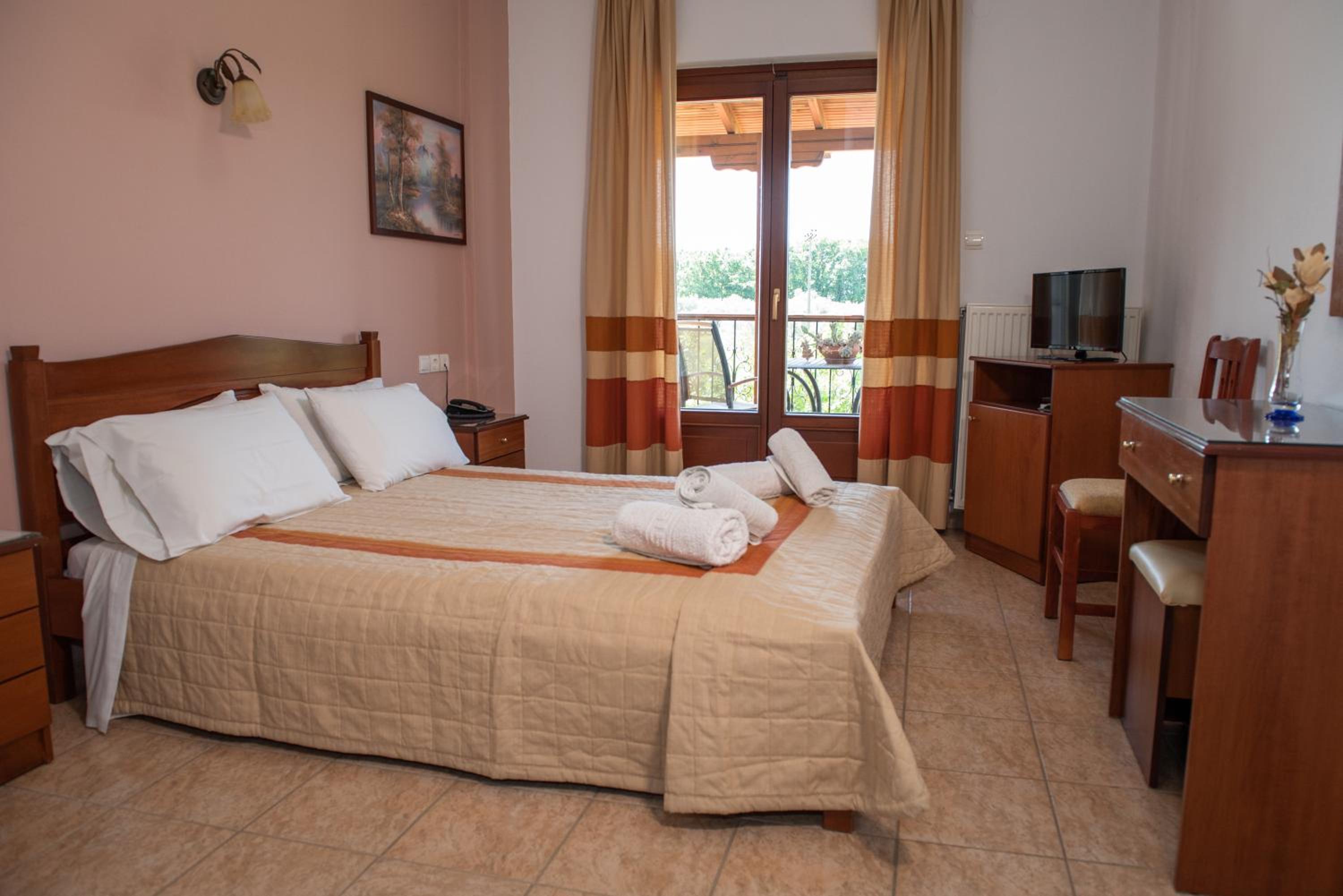Double Room with Garden View - Photo 1