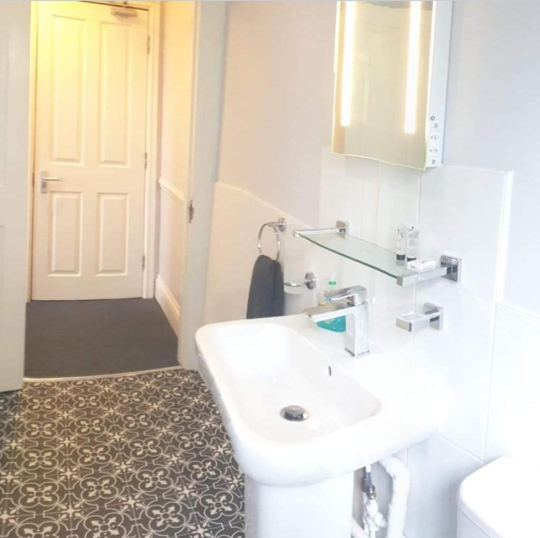 Double Room - Photo 8