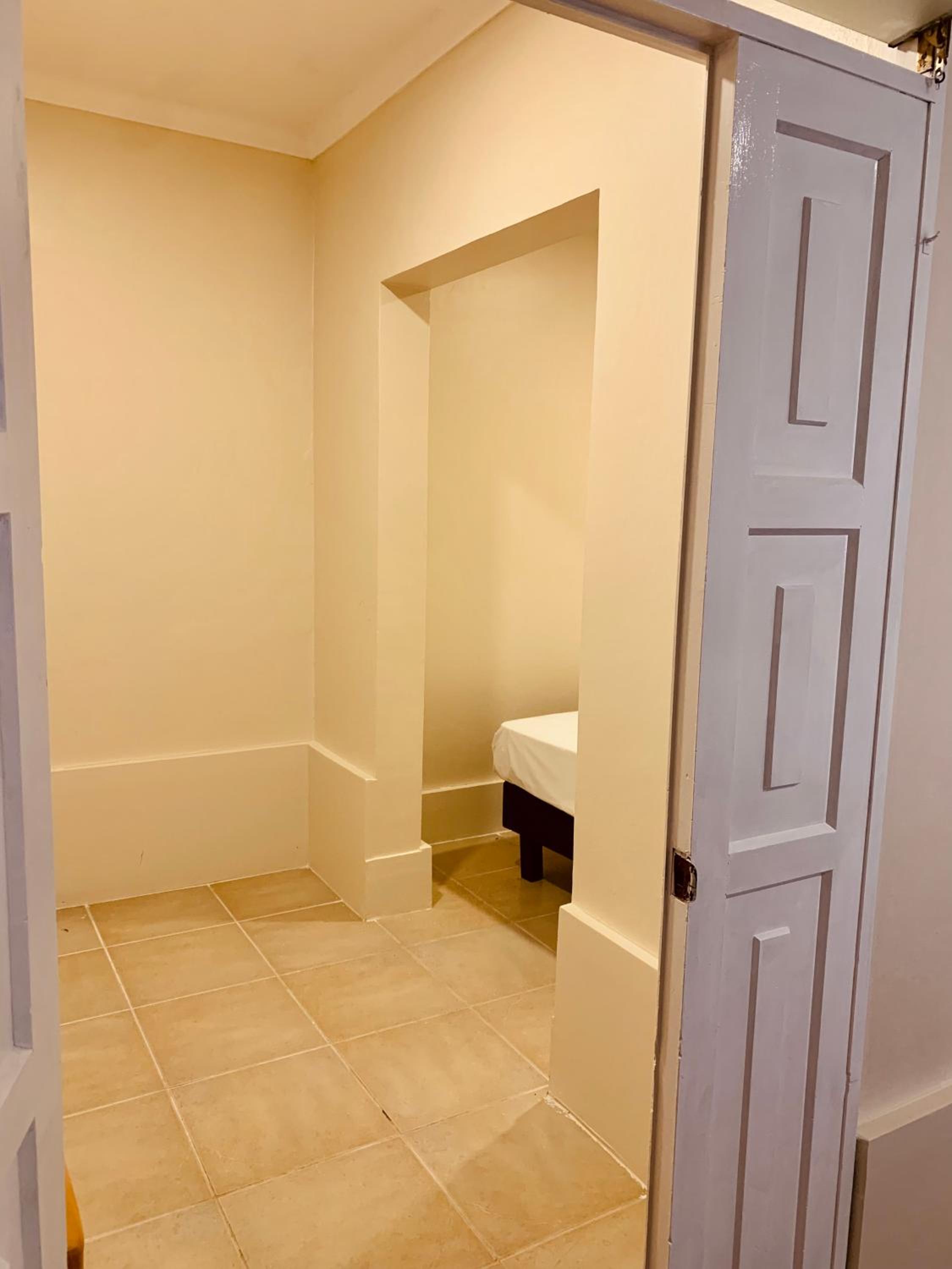 Family Room with Private Bathroom photo 1