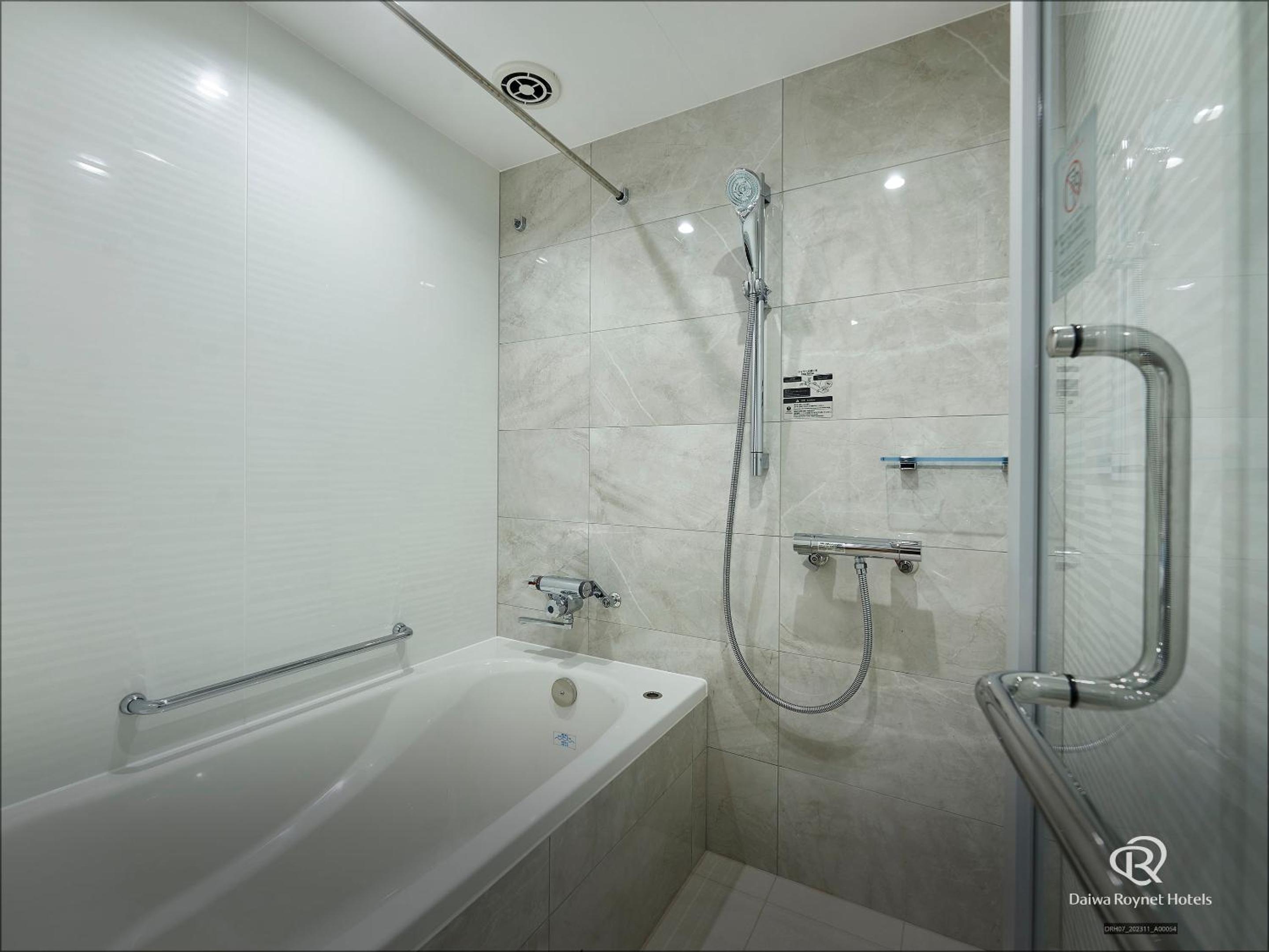 Deluxe Twin Room (1 Adults) - Non-Smoking - Photo 4