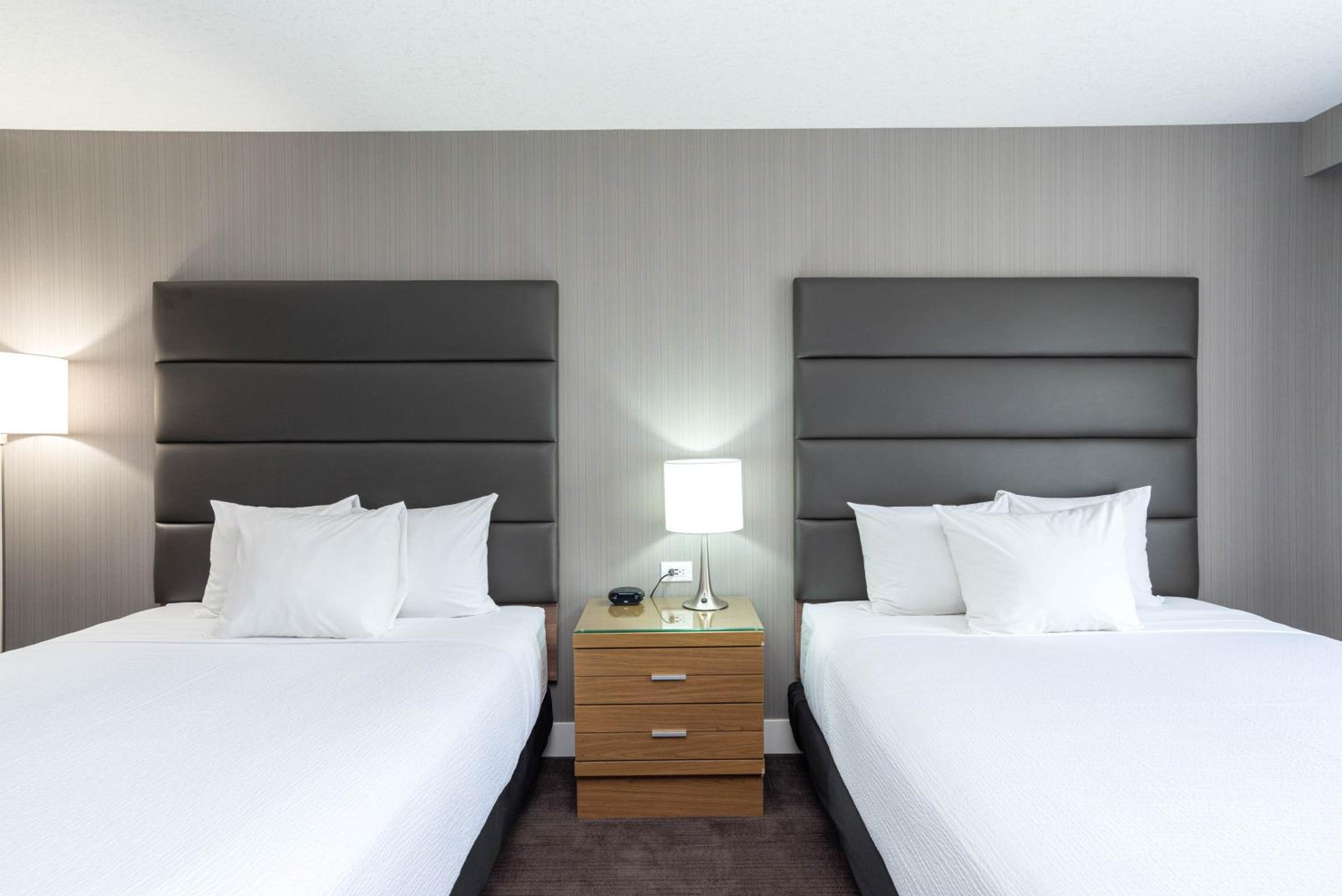 Standard Room, 2 Queen Beds - Photo 4