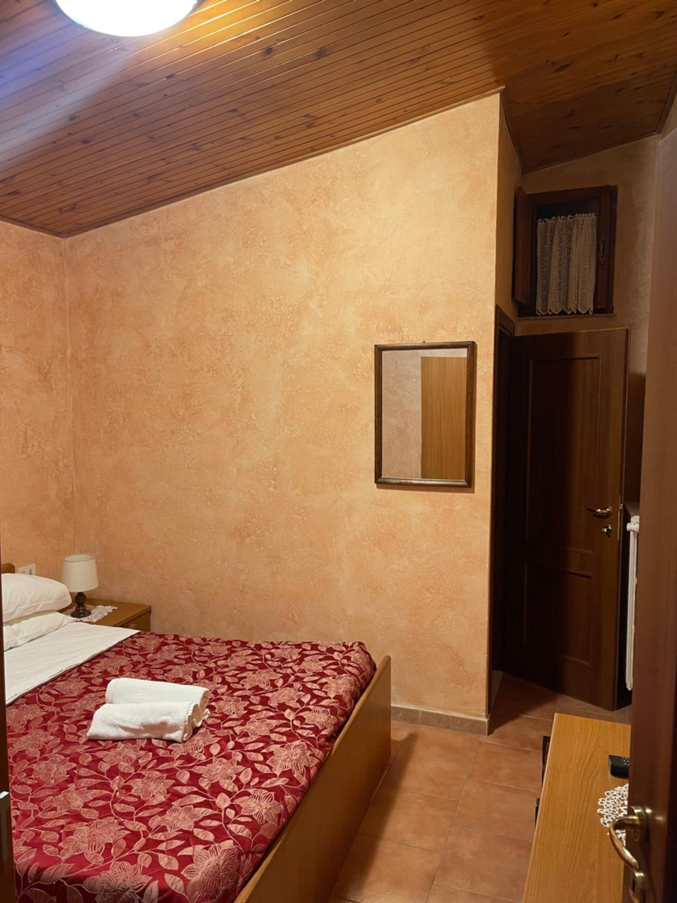 Economy Double Room photo 1