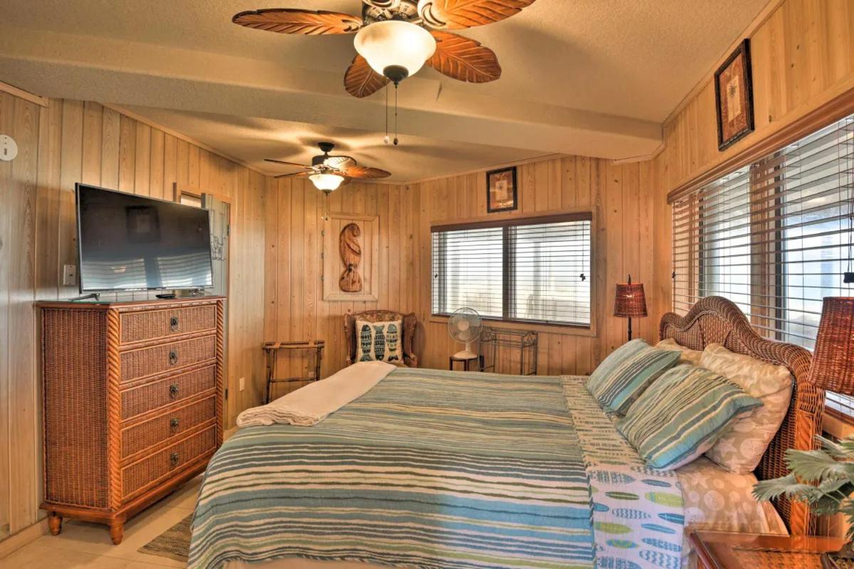 Five-Bedroom House photo 2