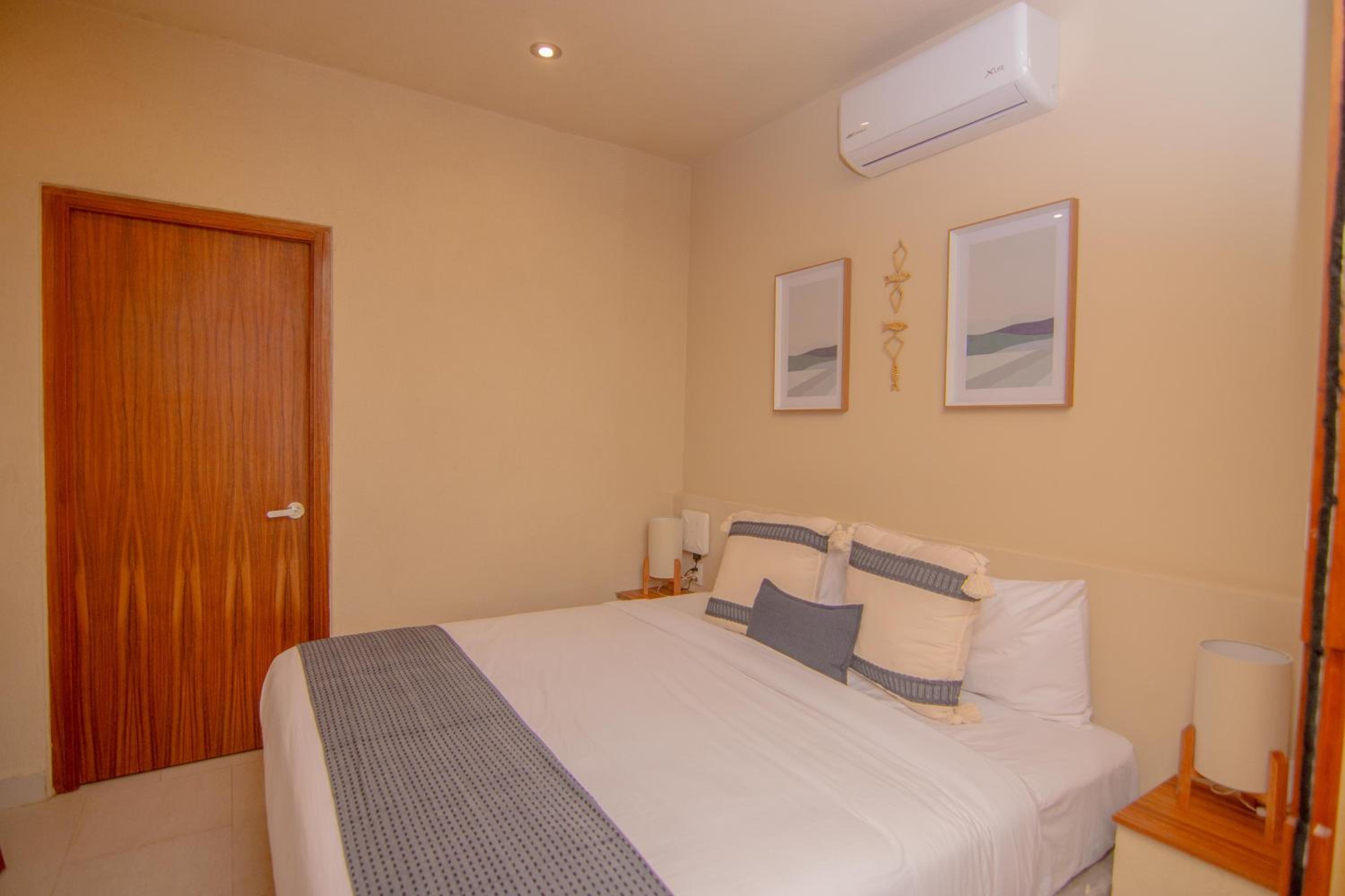 Apartment with Sea View - Photo 7