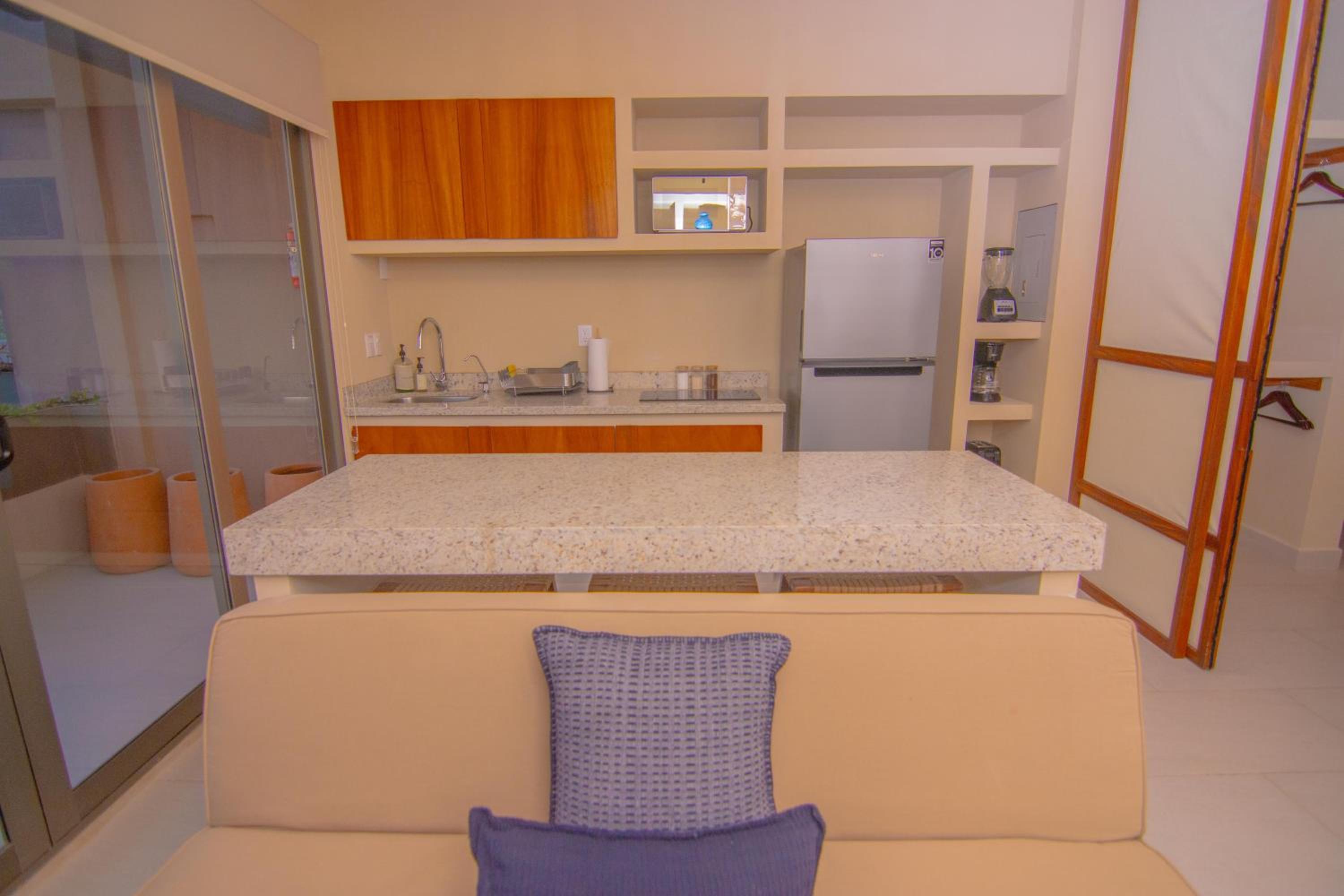 Apartment with Sea View - Photo 12