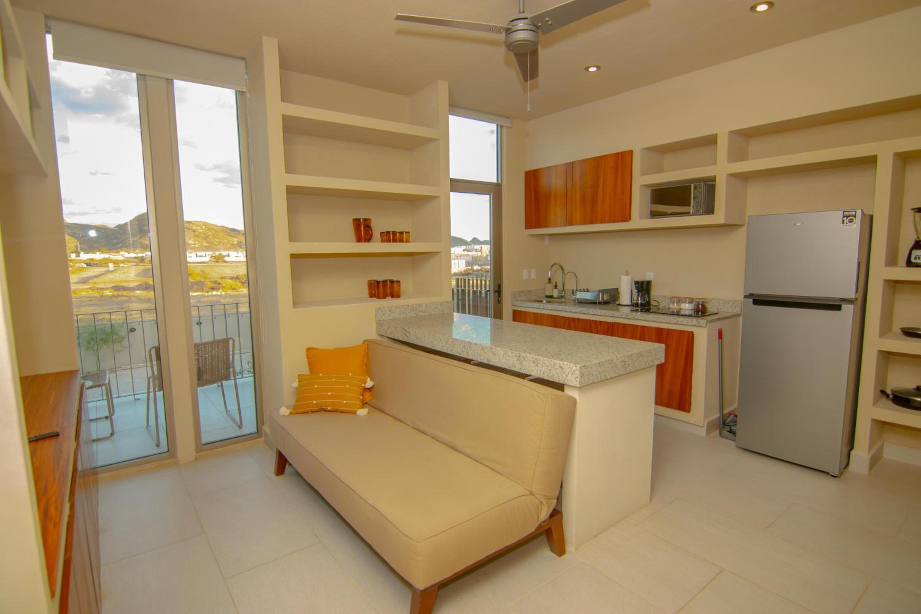 Apartment with Mountain View - Photo 10