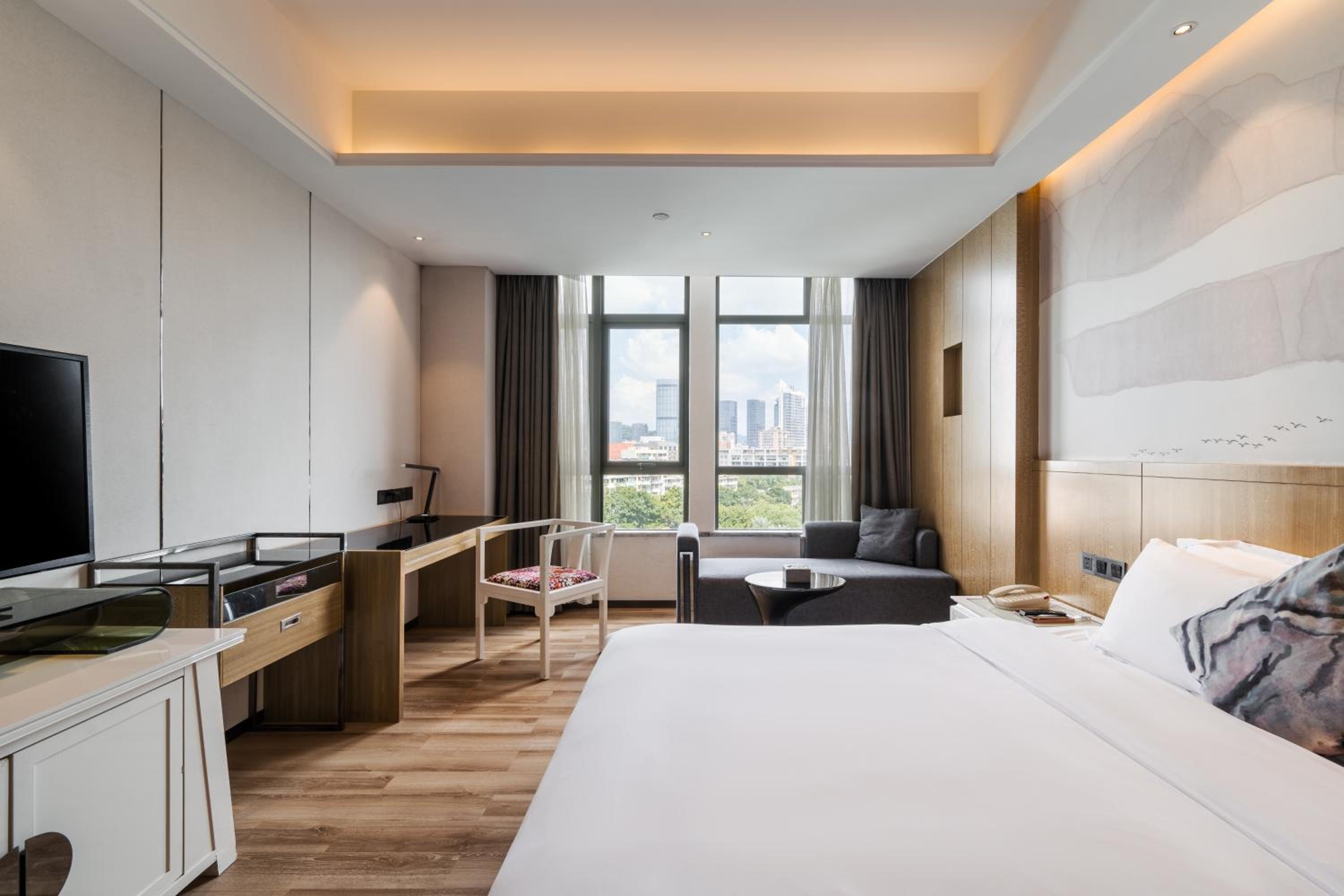 Deluxe King Room photo 1