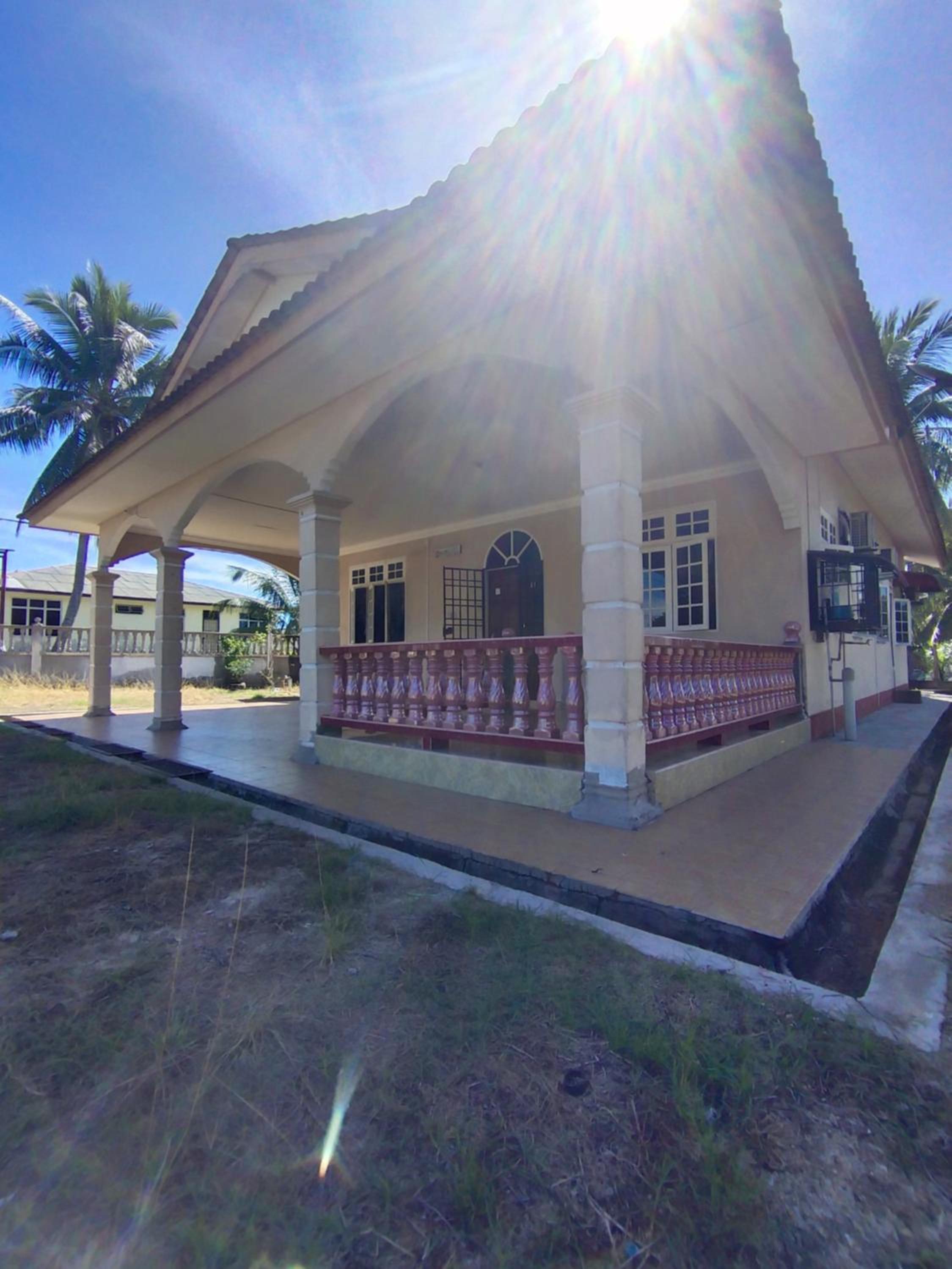 Three-Bedroom House photo 2