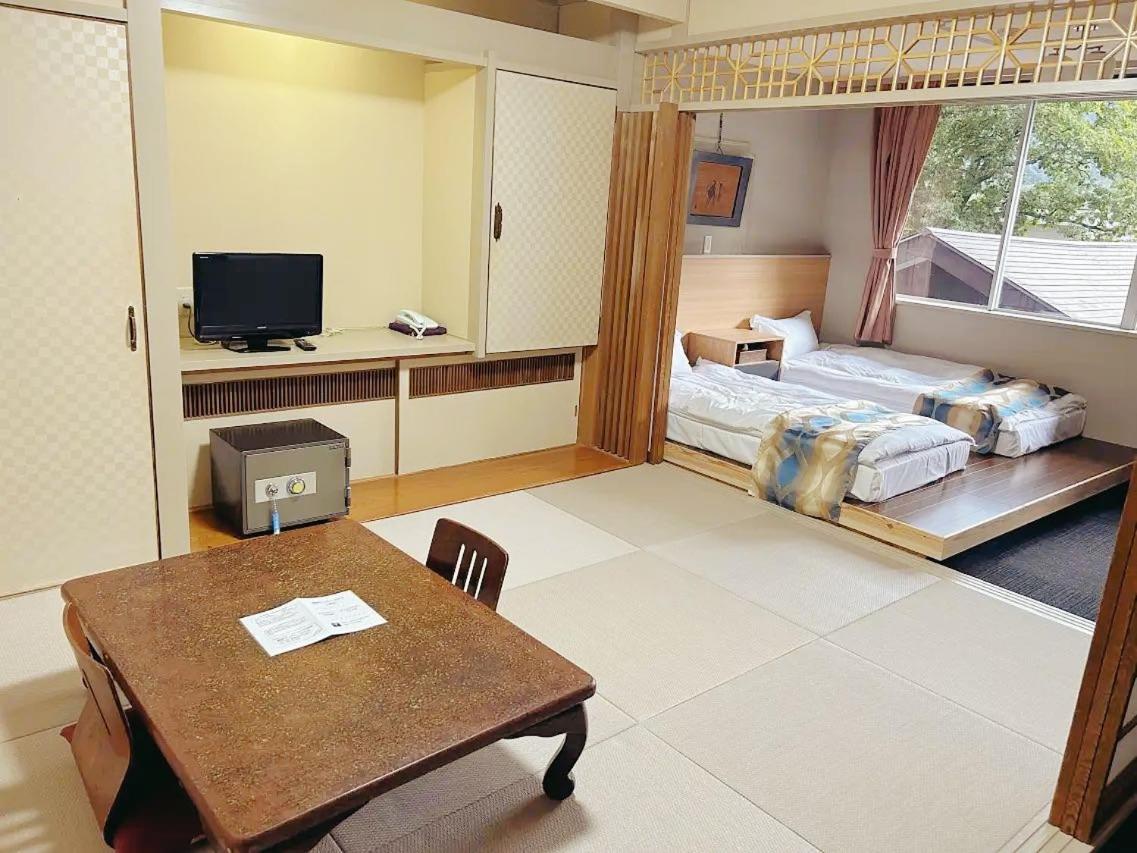 Quadruple Room with Bath photo 2