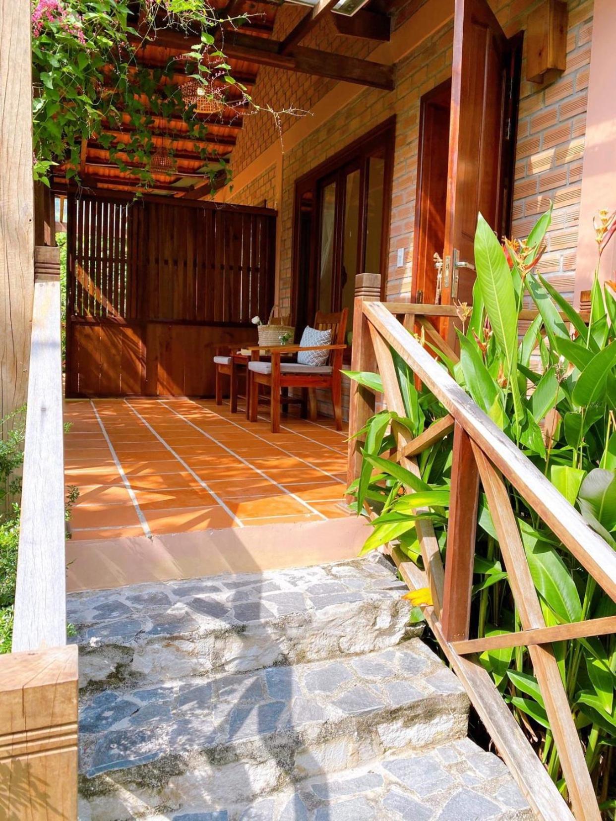 Double Room with Garden View thumbnail 6