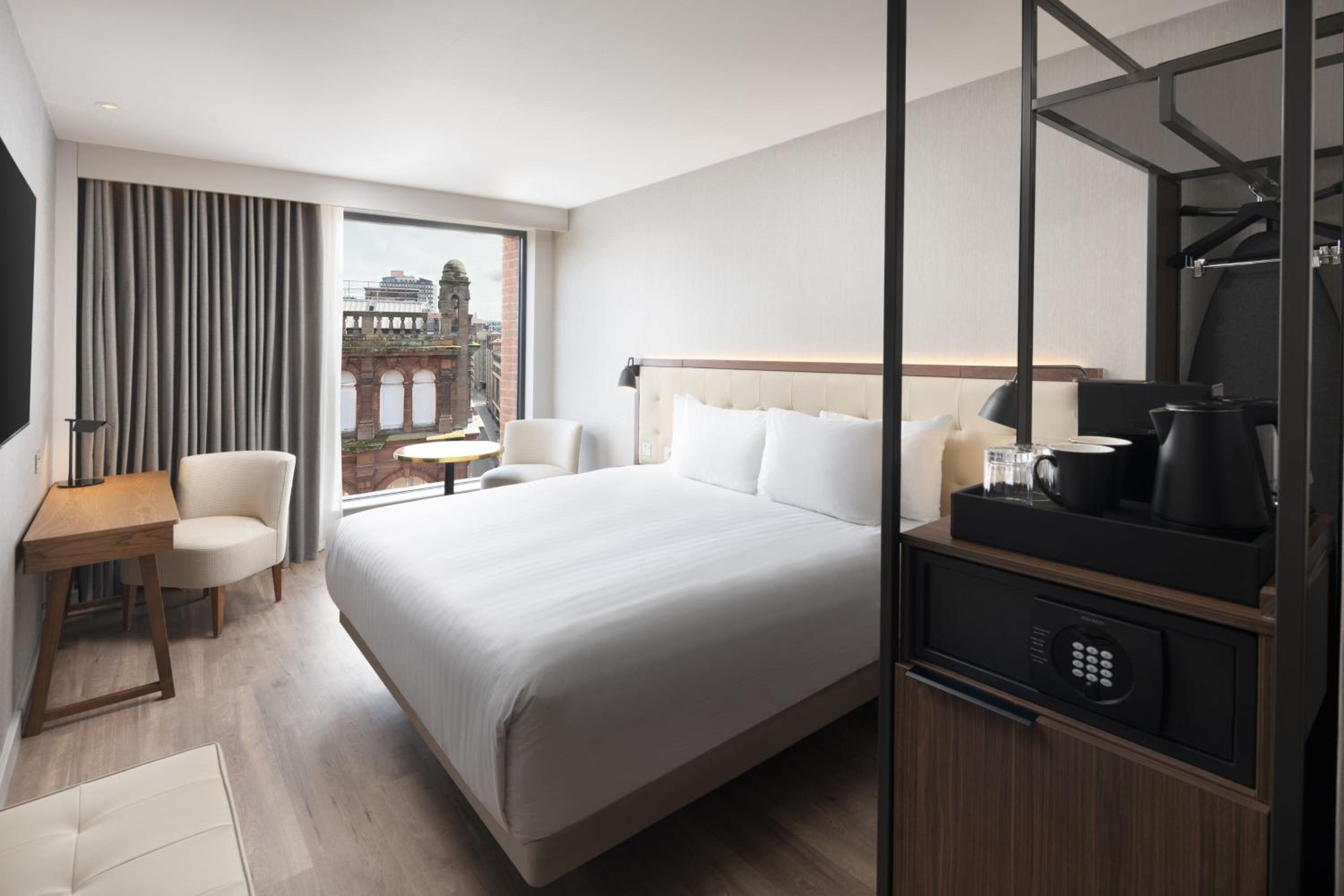 Executive King Room - Photo 7