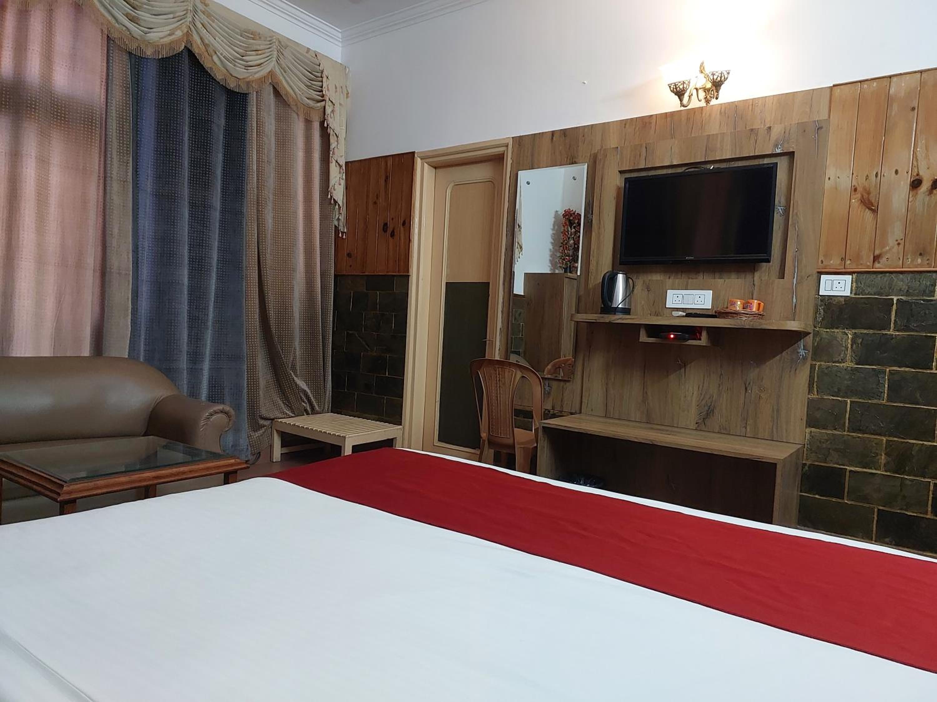 Deluxe Room - Photo 7
