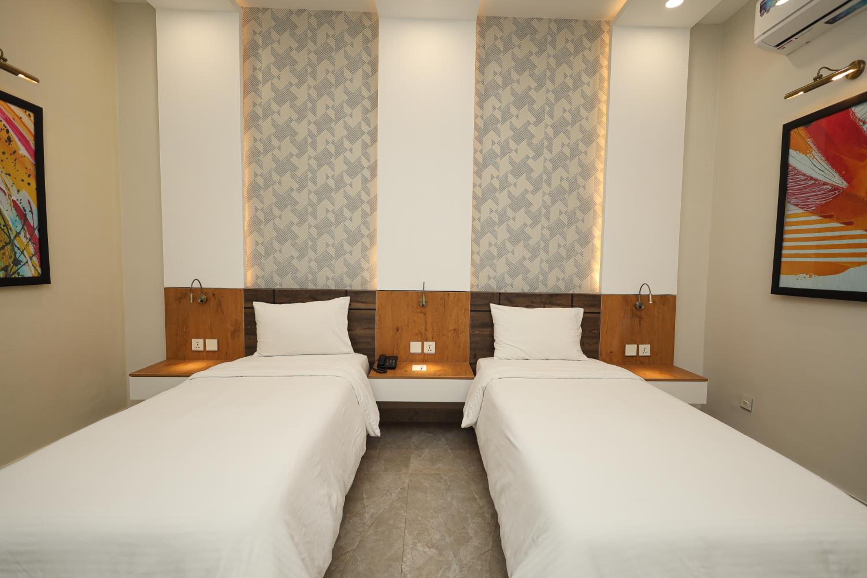 Deluxe Twin Room