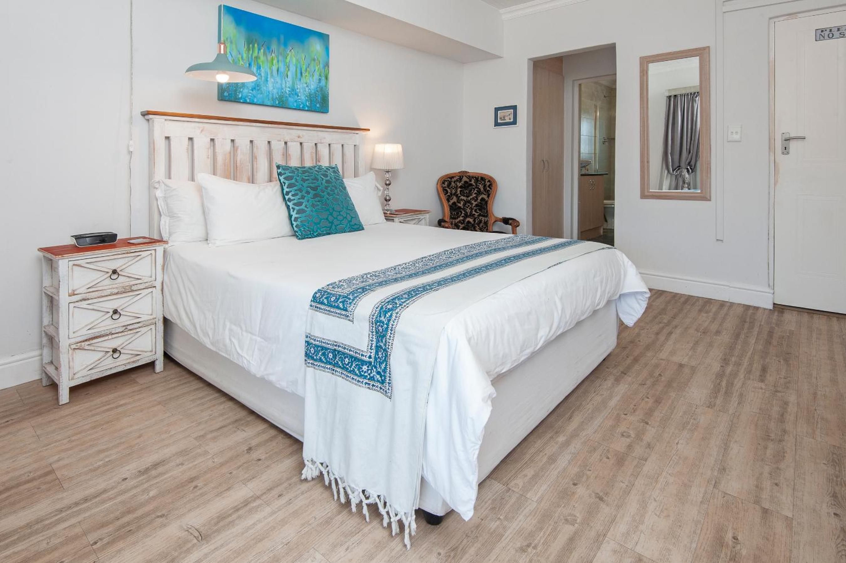 Suite with Mountain View