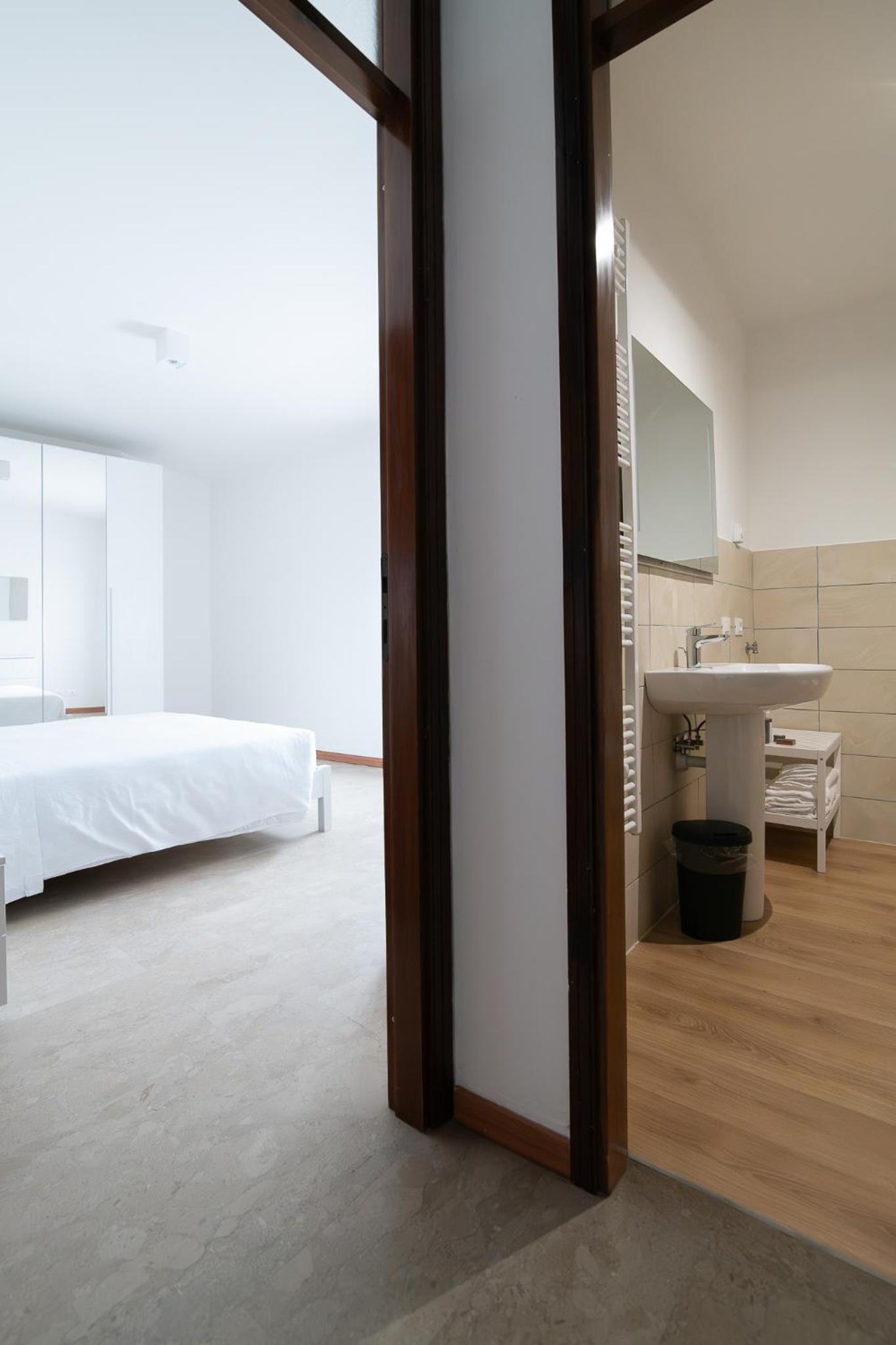 Three-Bedroom Apartment - Photo 7