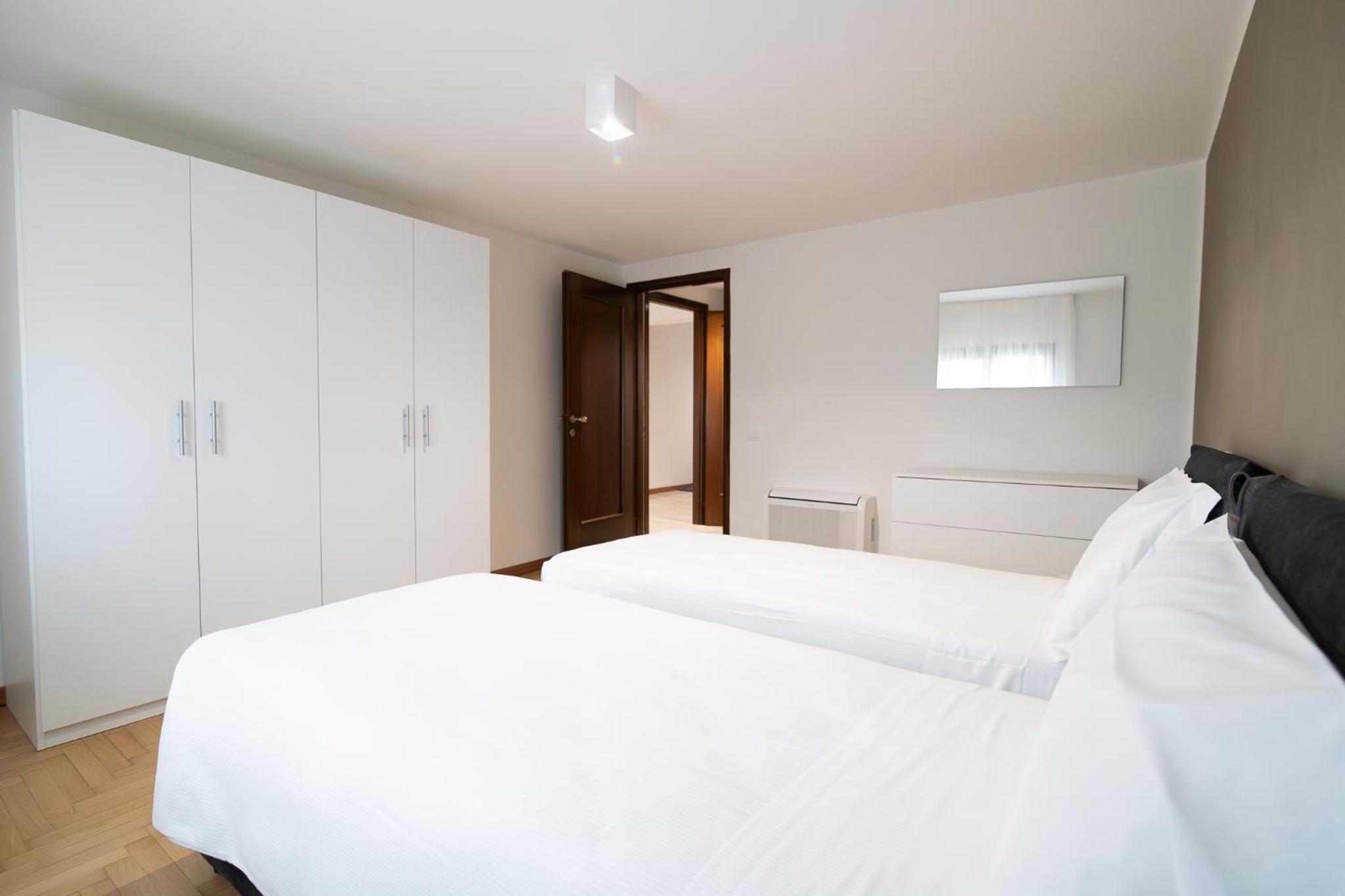 Three-Bedroom Apartment - Photo 4