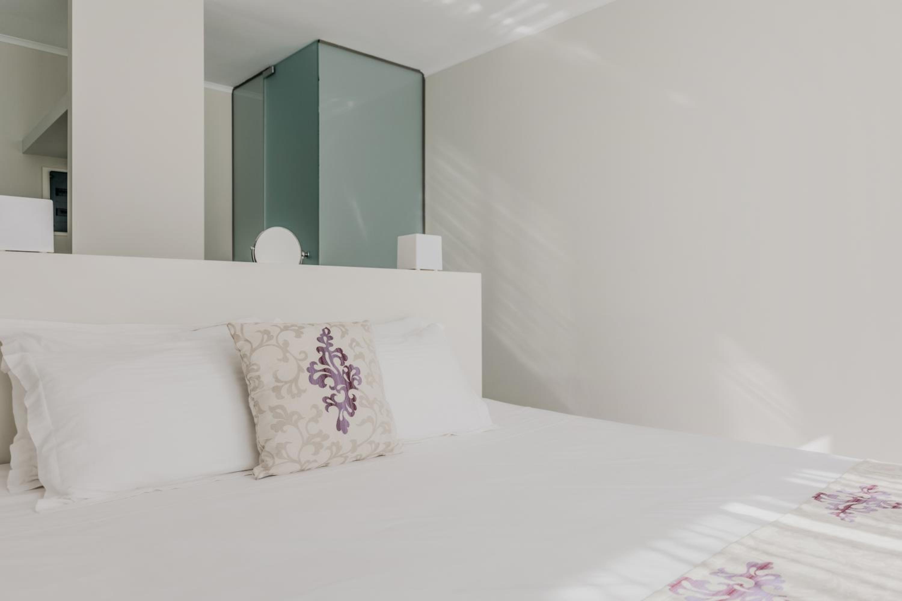 Junior Suite with Pool View photo 1