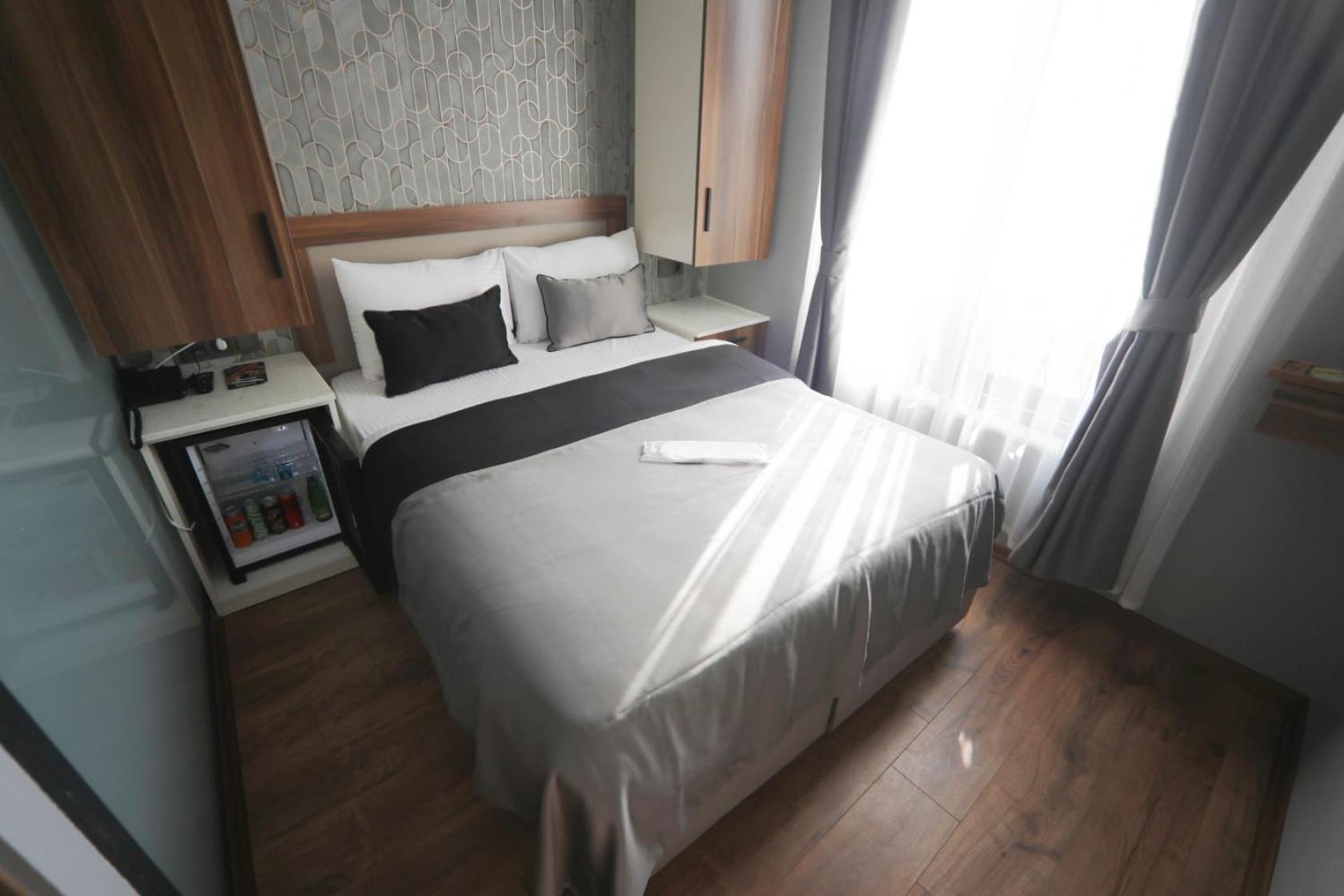 Budget Double Room photo 1