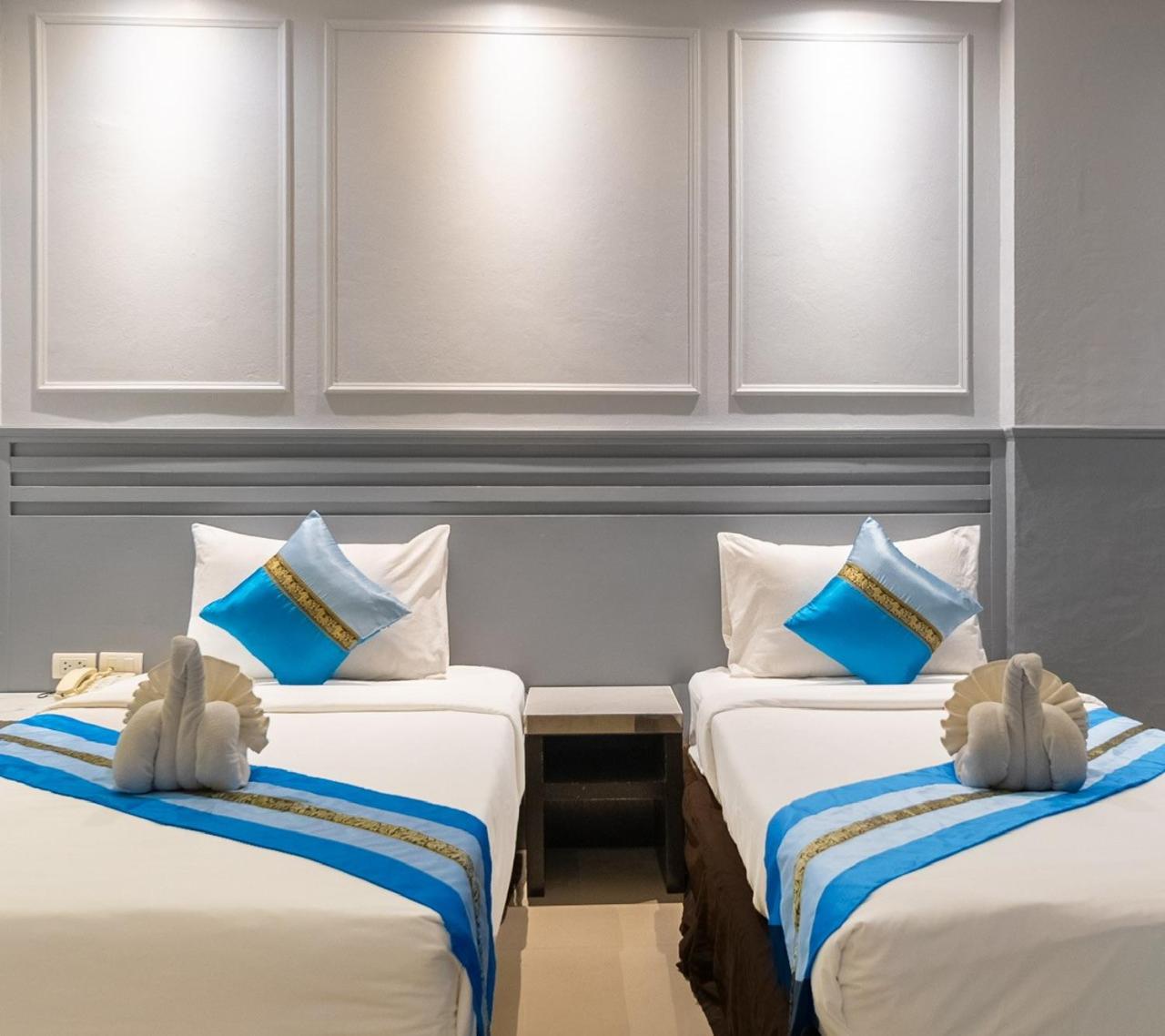 Deluxe Room - Photo 14