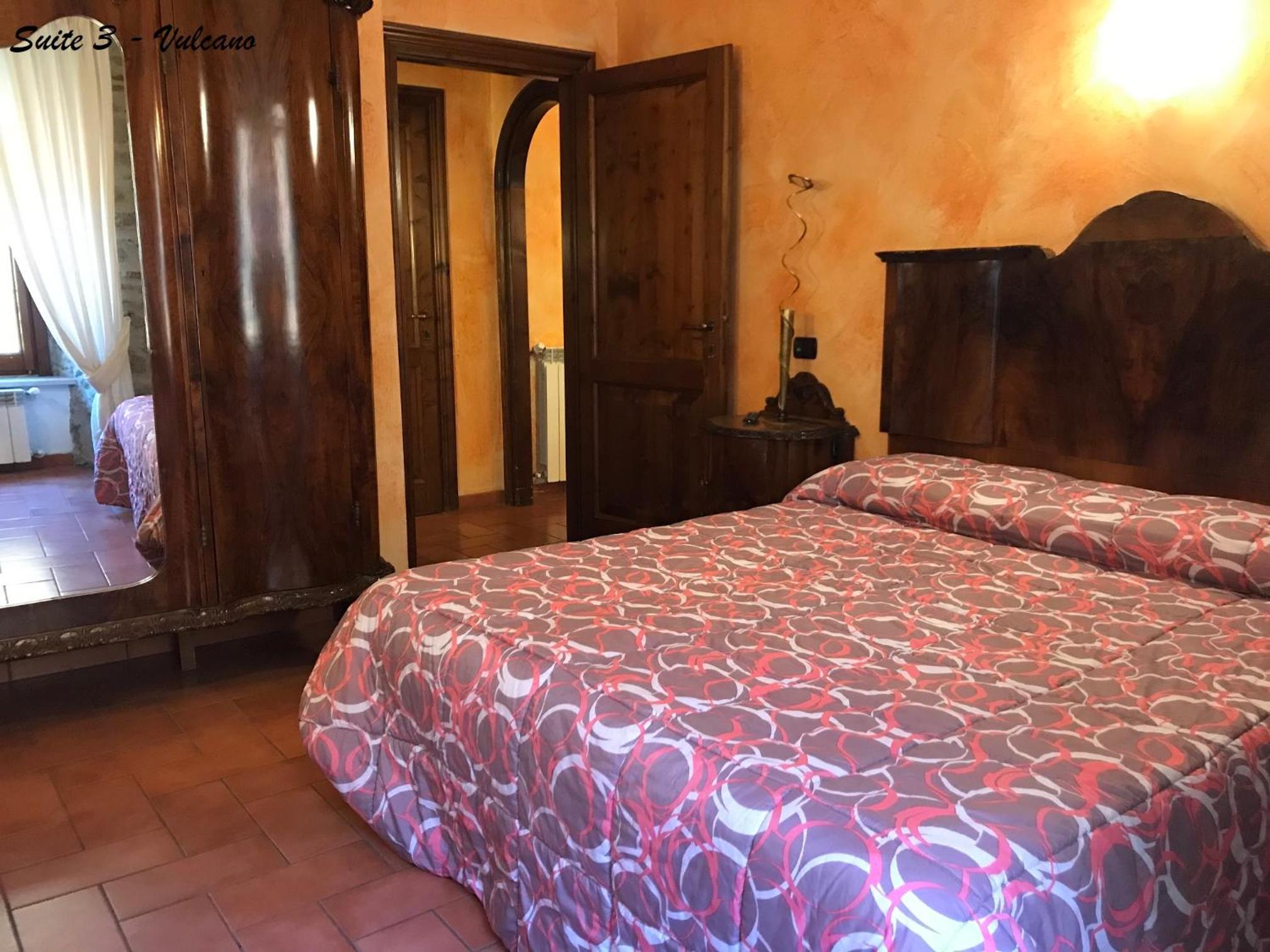 Two-Bedroom Suite - Photo 7