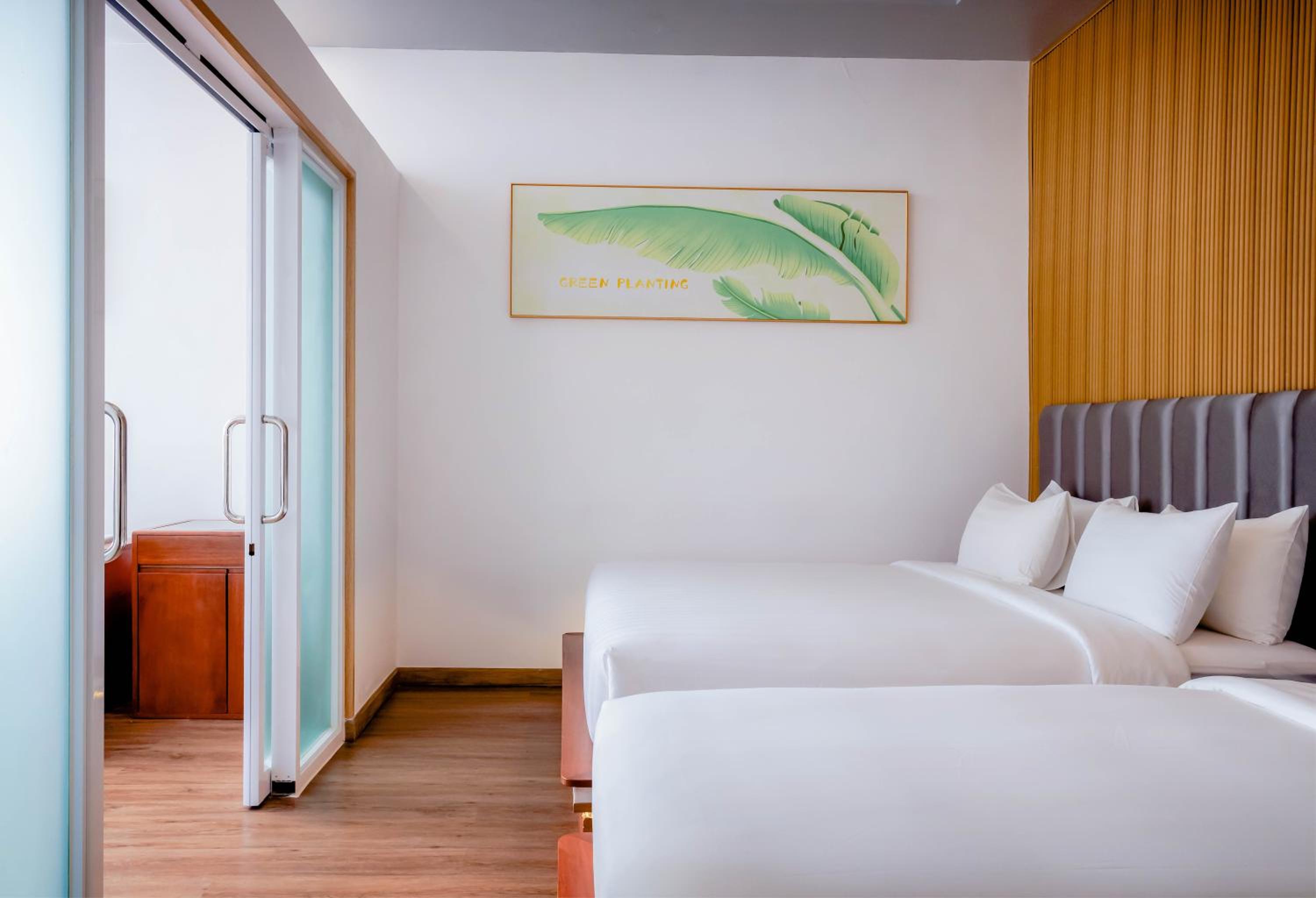 Prince Villa Twin Bed - Photo 5