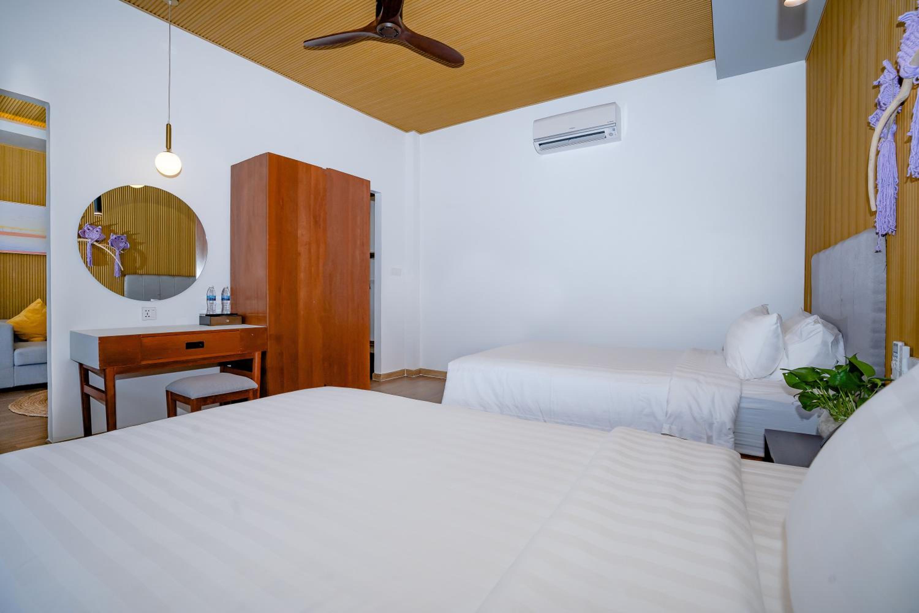 Elite Villa Twin Bed - Photo 6