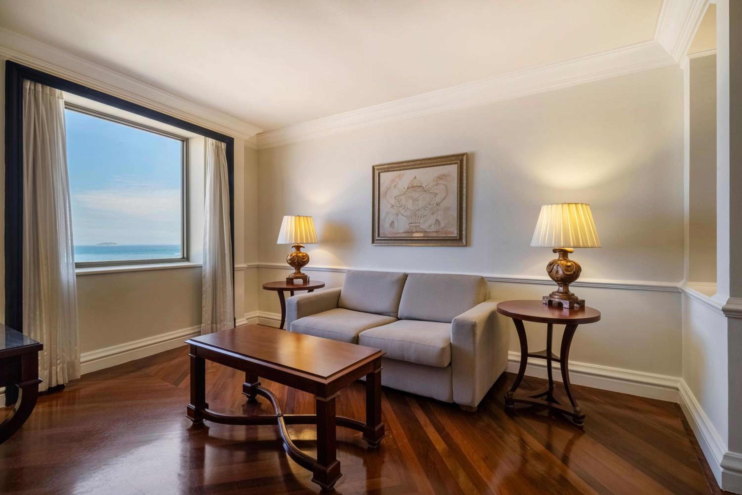 Executive lounge access, Suite, 1 King, Sofa bed, Ocean view