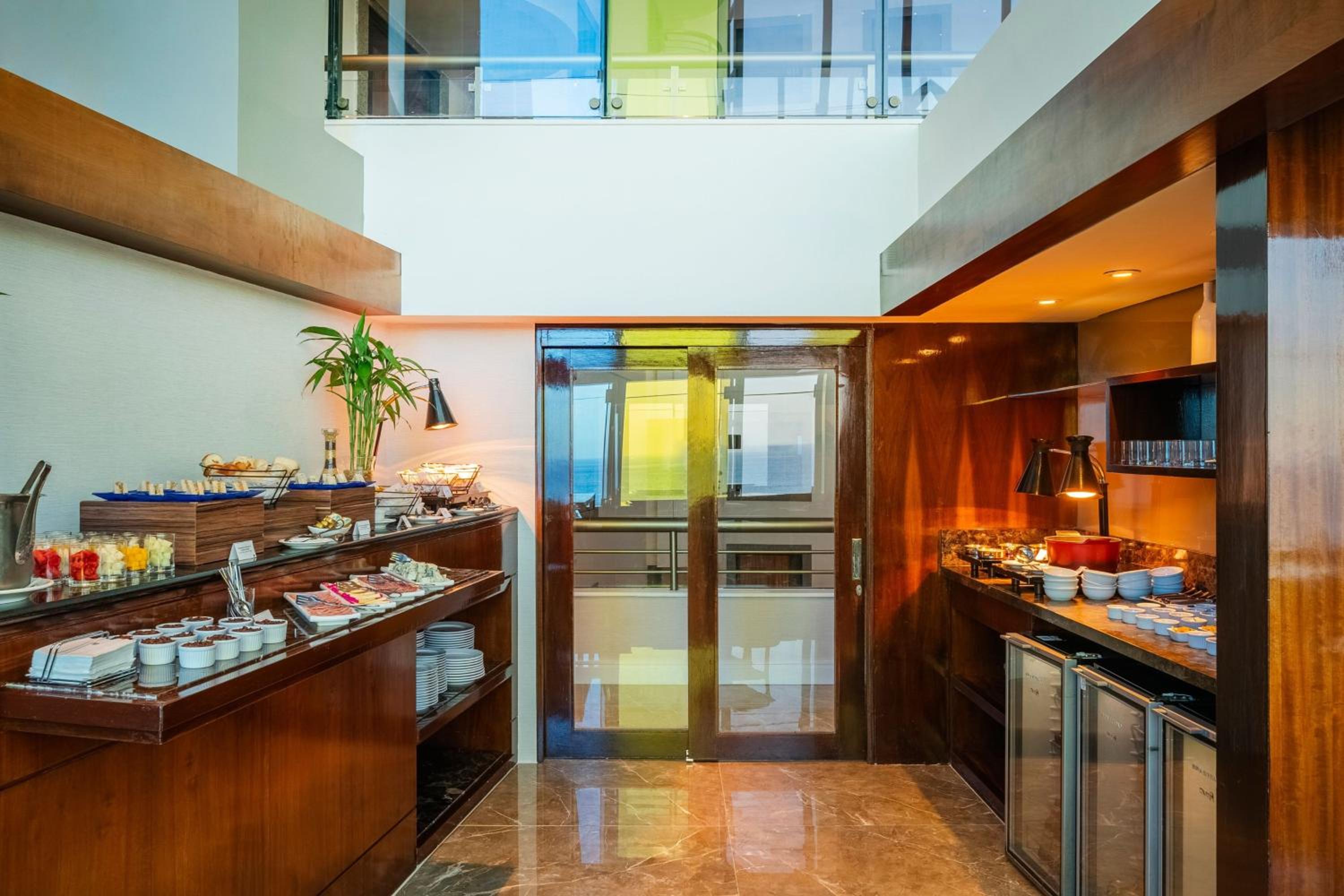 Executive lounge access, Suite, 1 King, Sofa bed