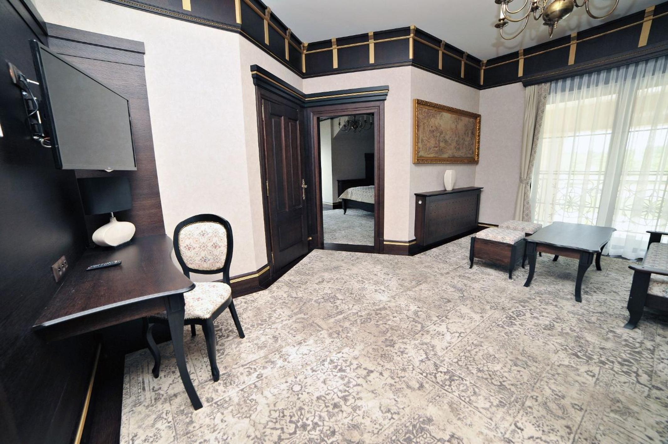 Queen Suite