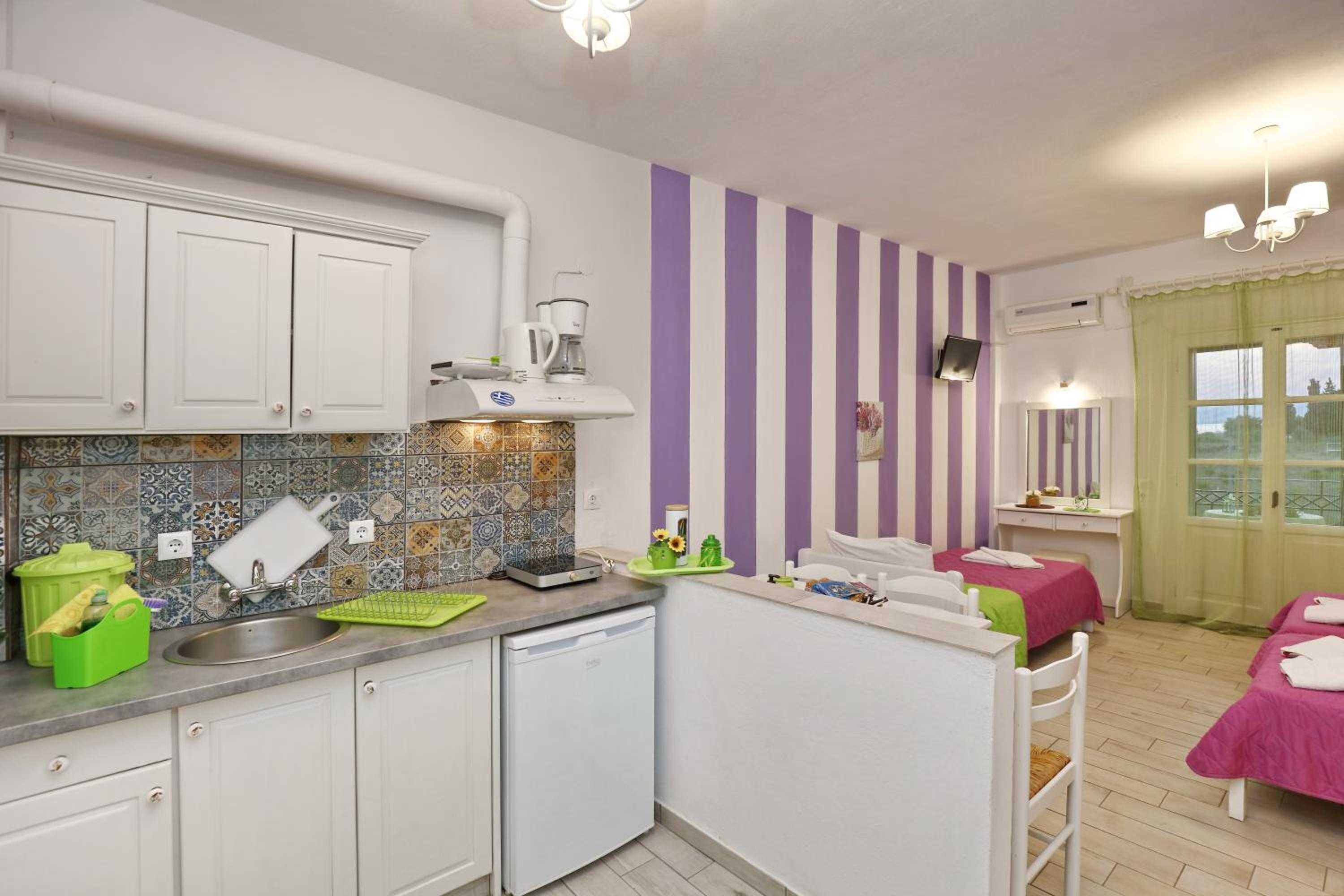 Studio Apartment with Sea View - Photo 4
