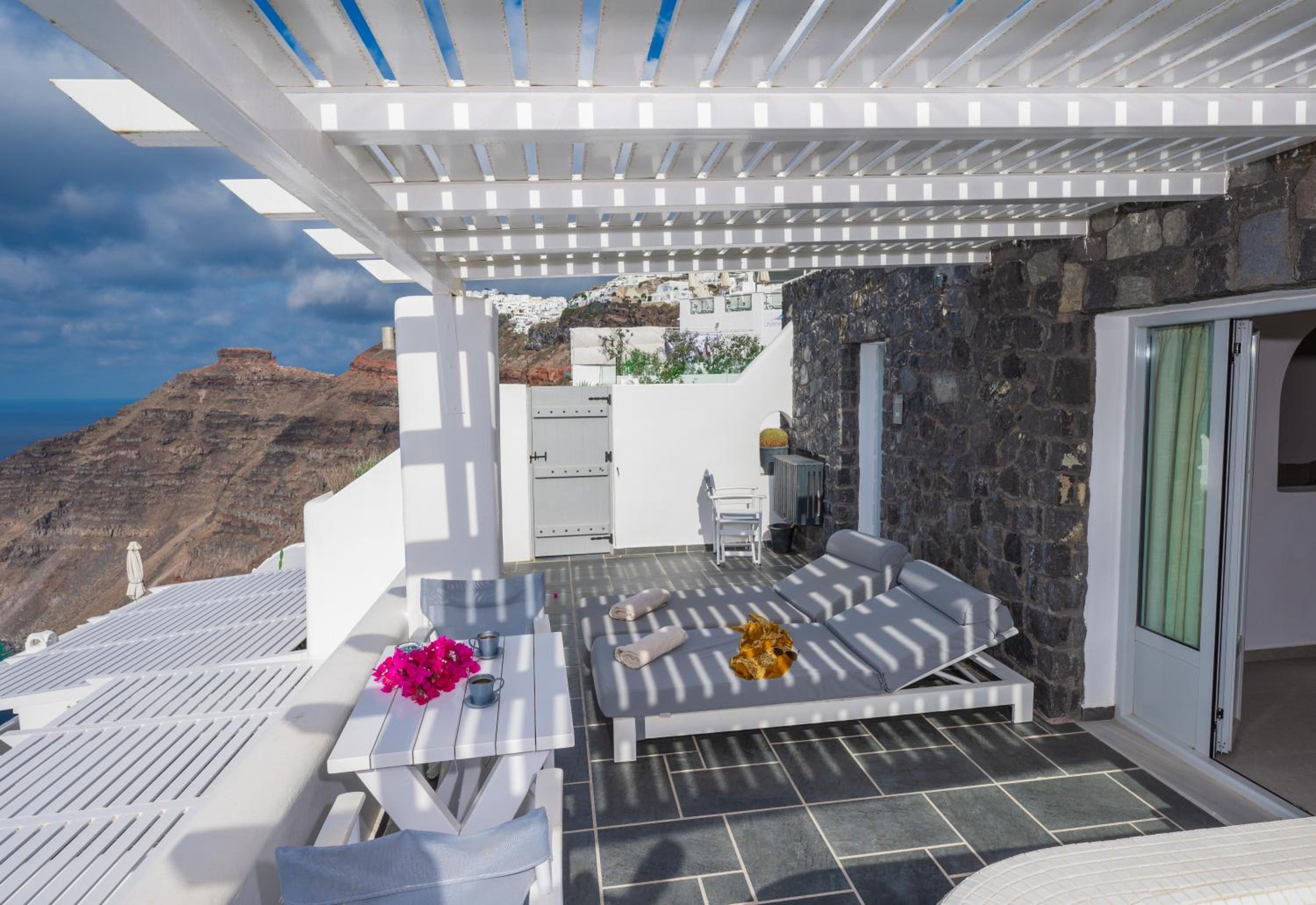 Suite with Hot Tub - Photo 17