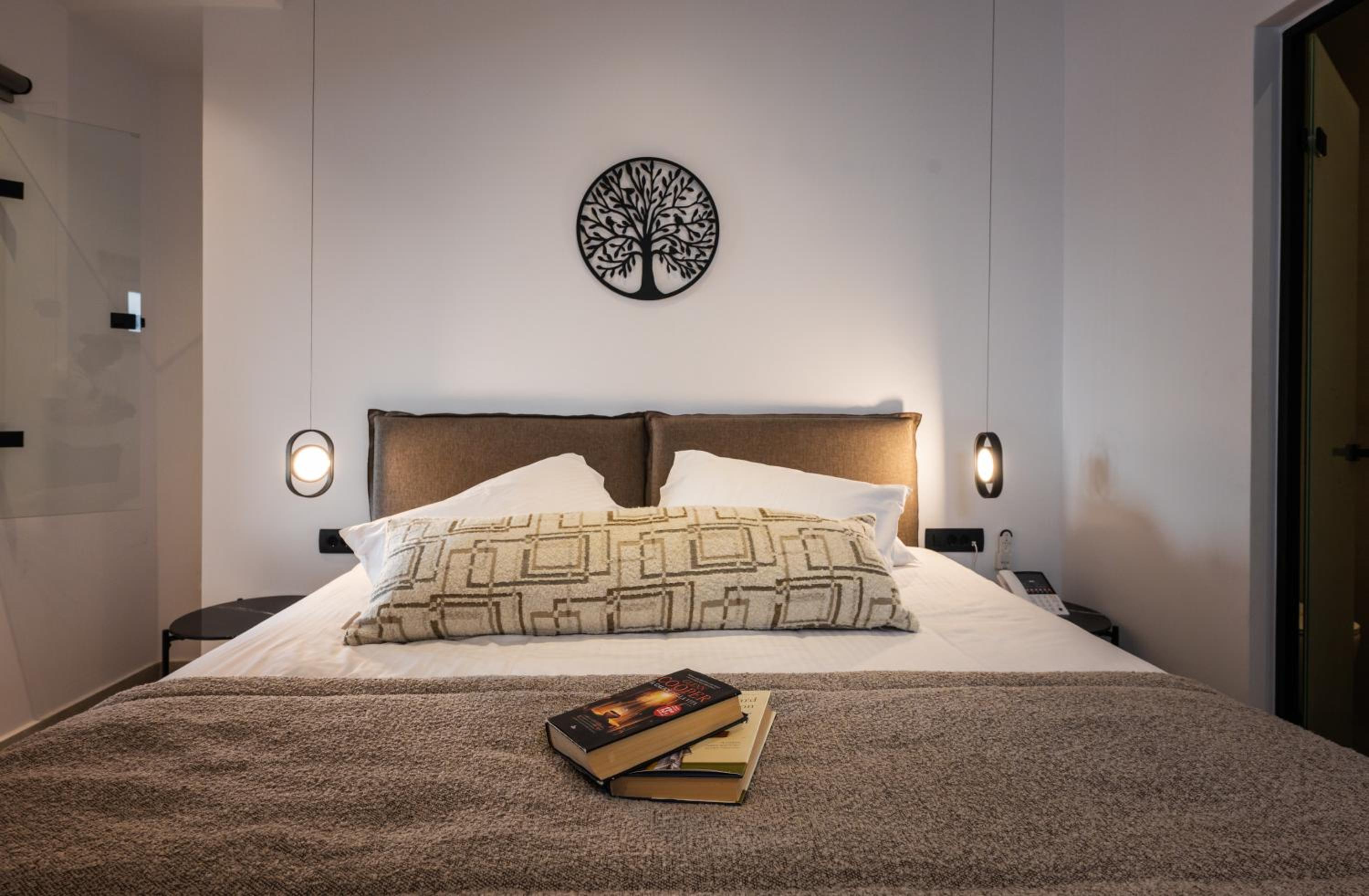 Two-Bedroom Suite - Photo 6